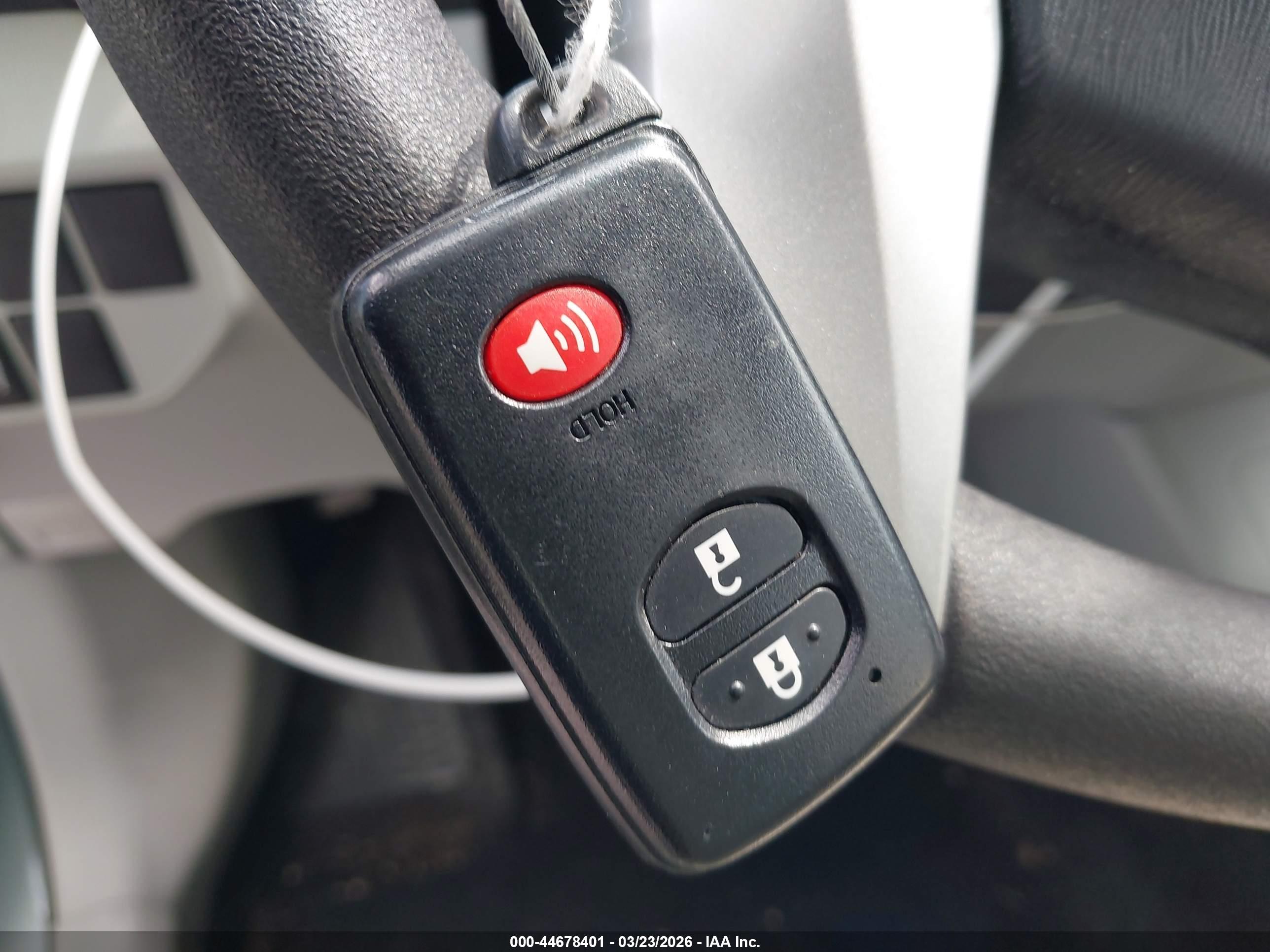 TOYOTA PRIUS image 11