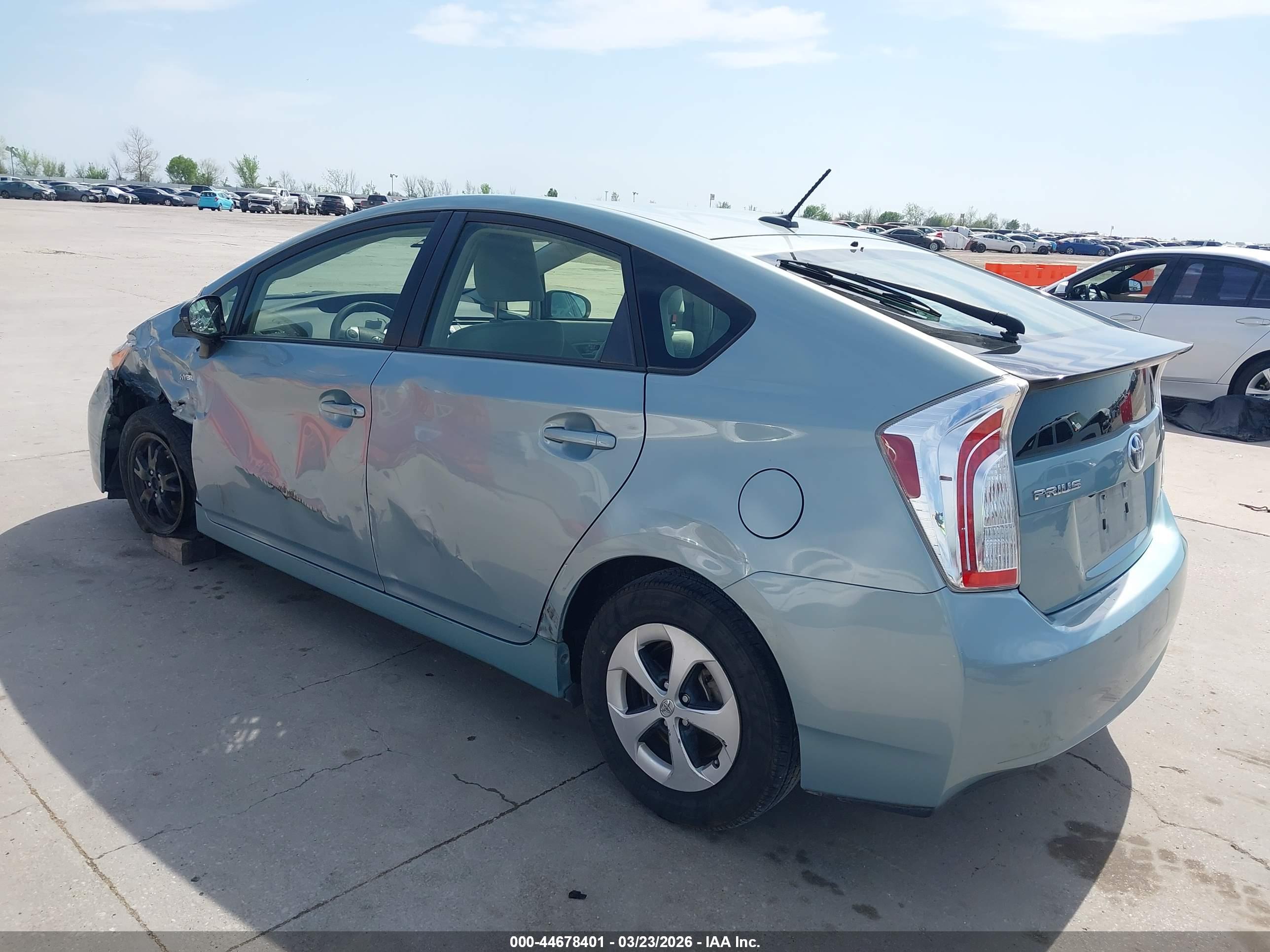 TOYOTA PRIUS image 3