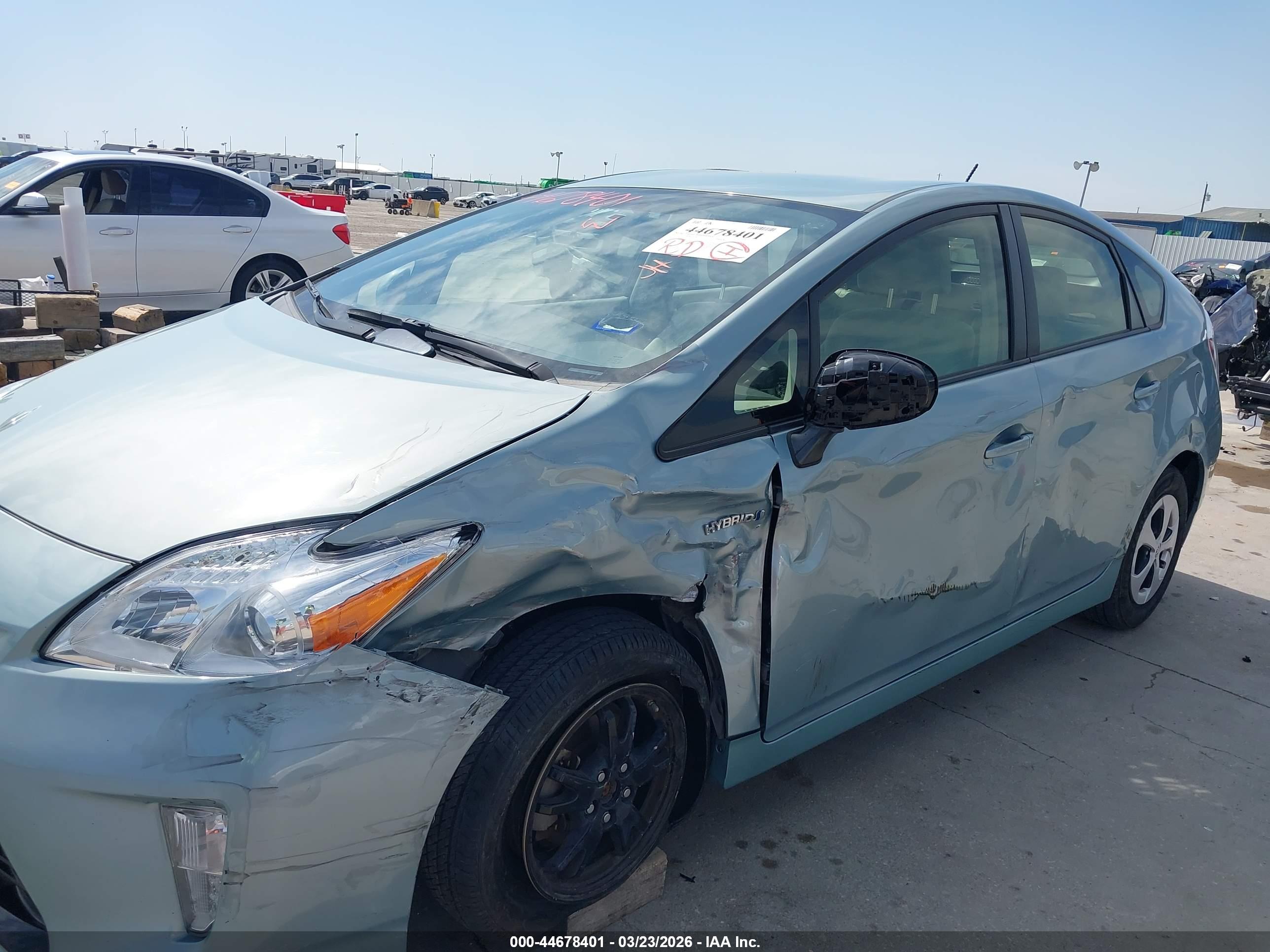 TOYOTA PRIUS image 6