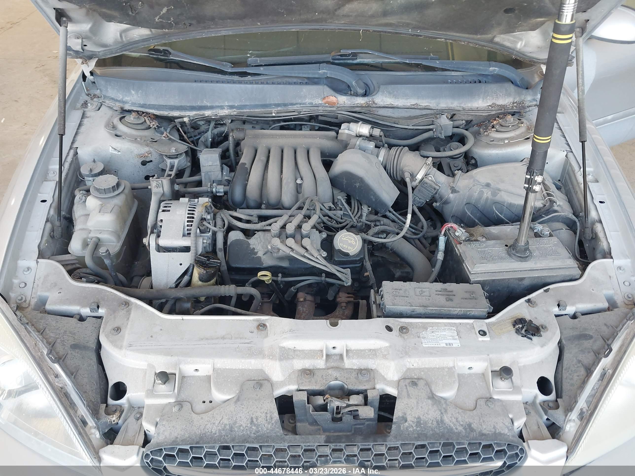 FORD TAURUS image 10