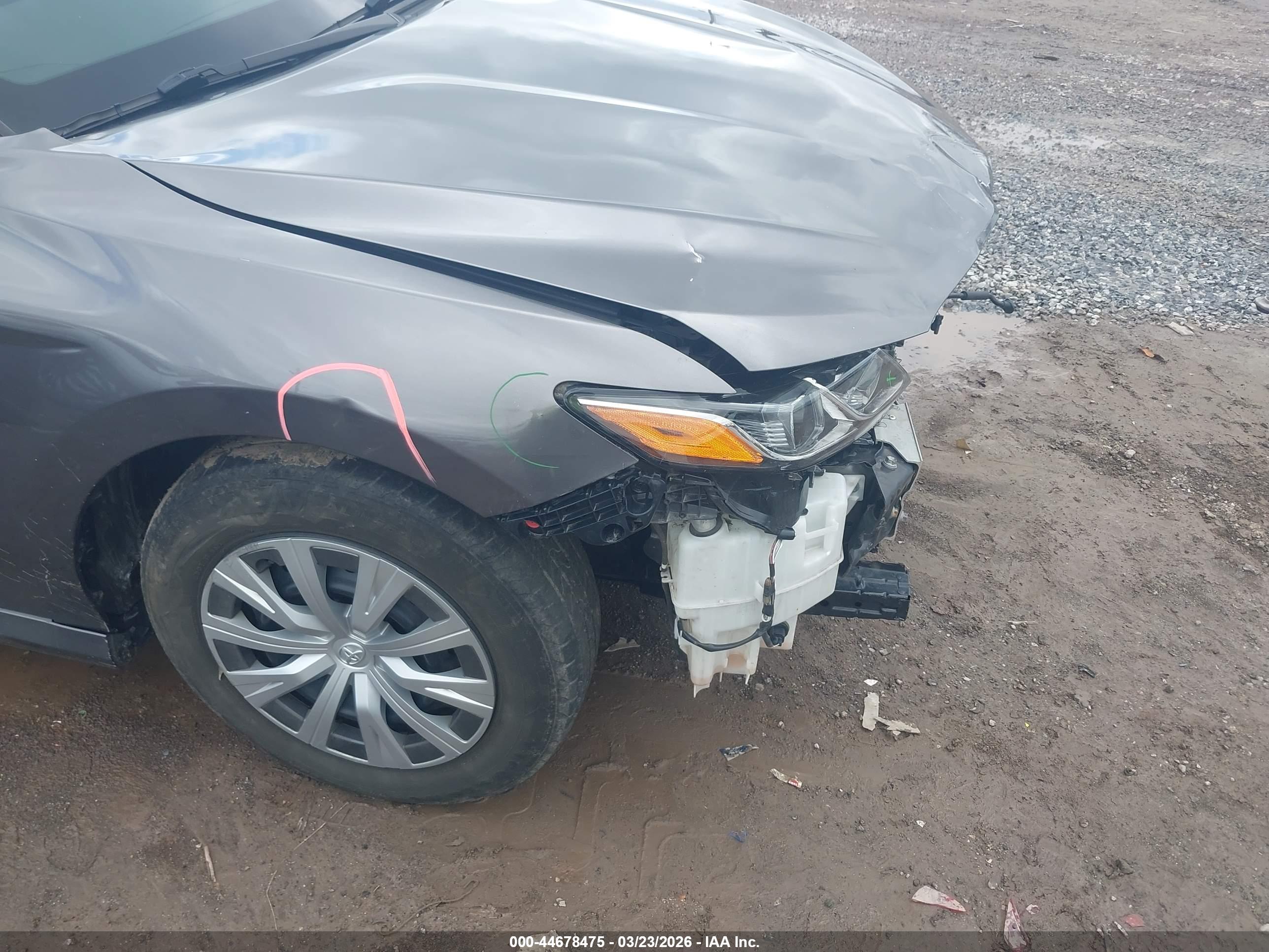 TOYOTA CAMRY image 6