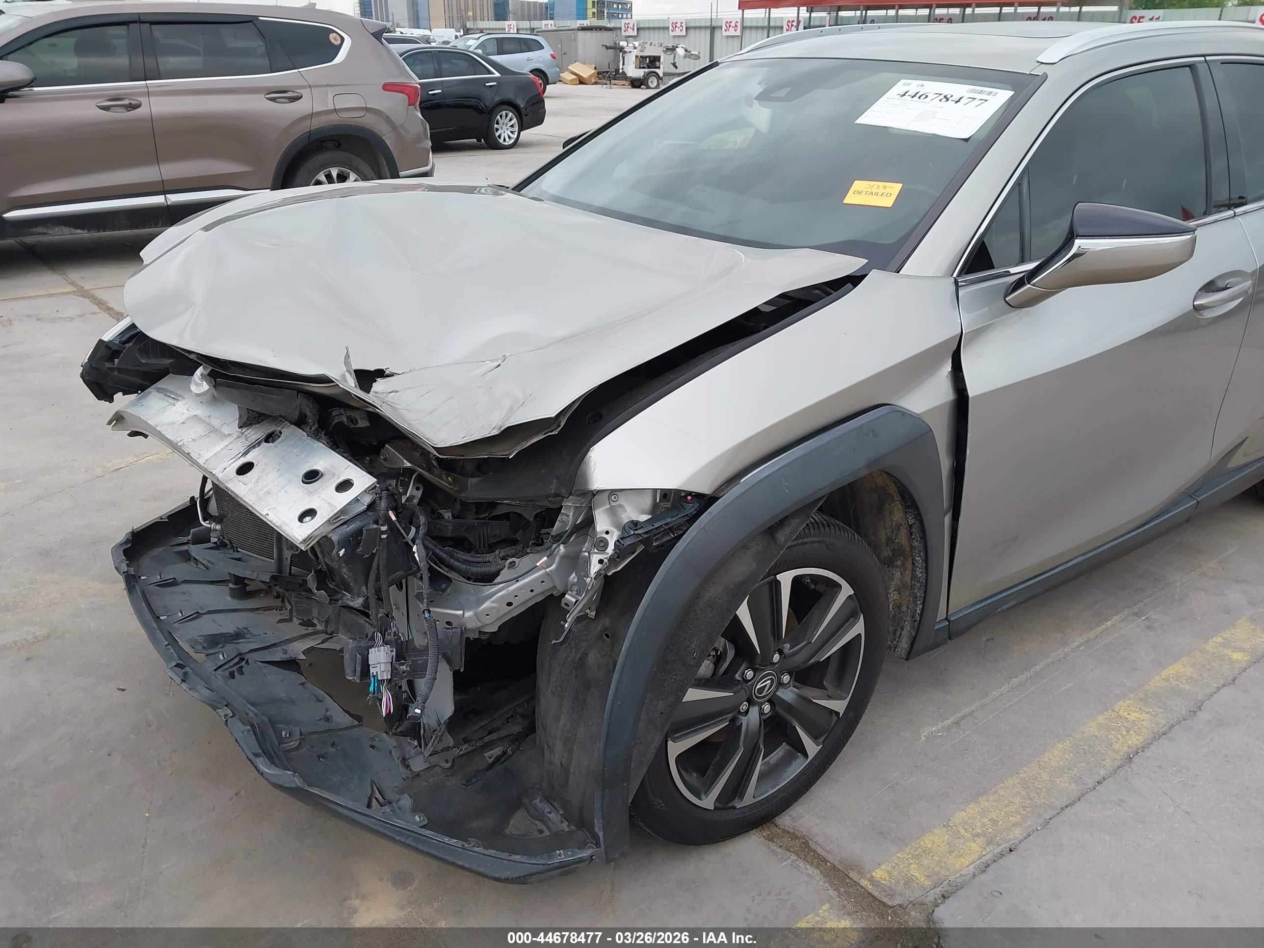 LEXUS UX image 6