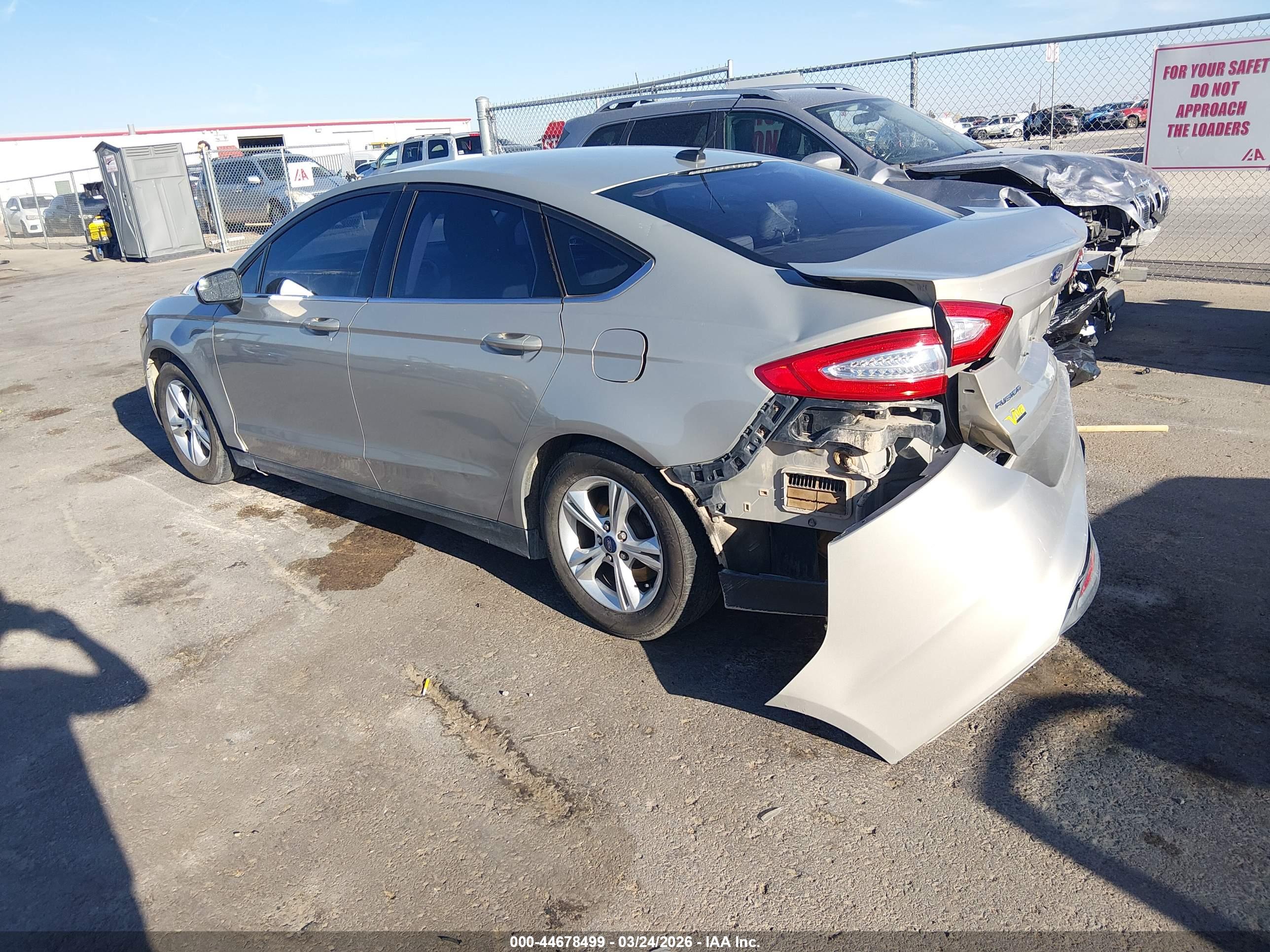 FORD FUSION image 3