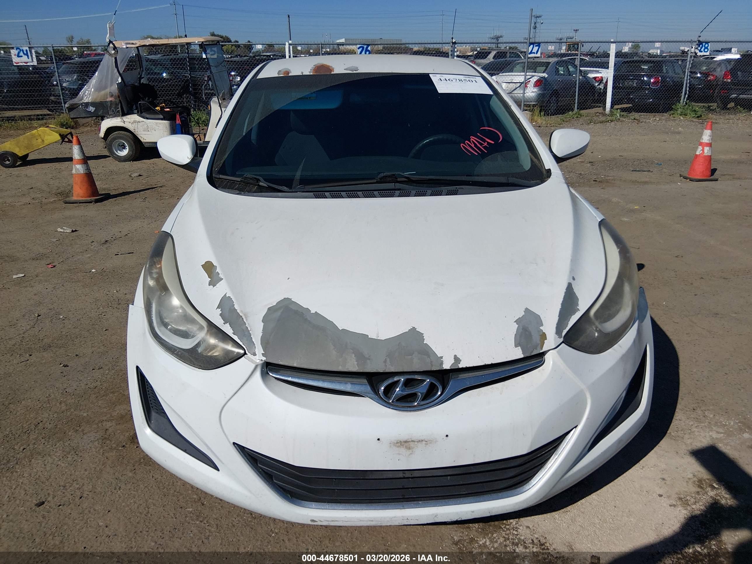 HYUNDAI ELANTRA image 6