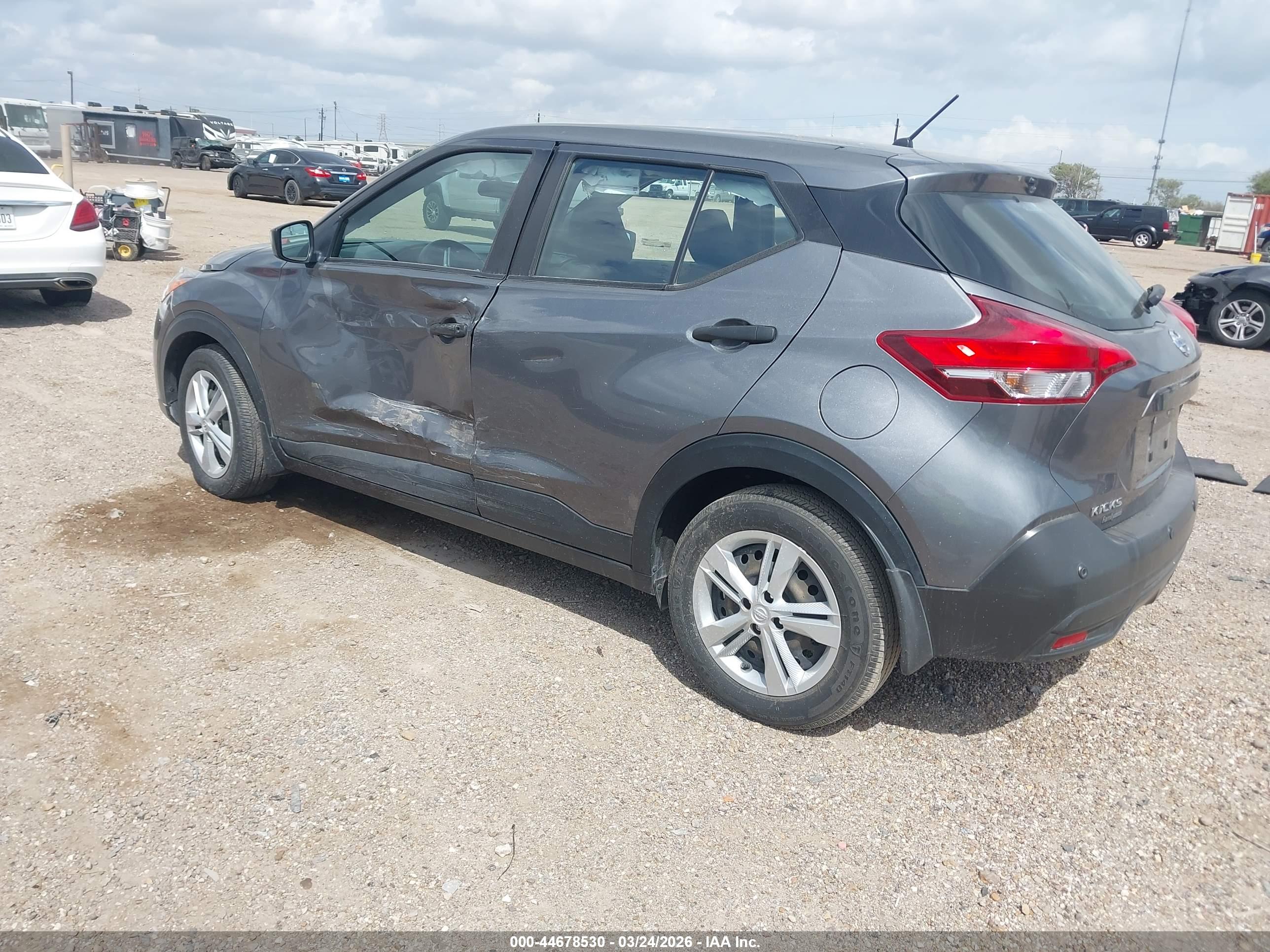 NISSAN KICKS image 3