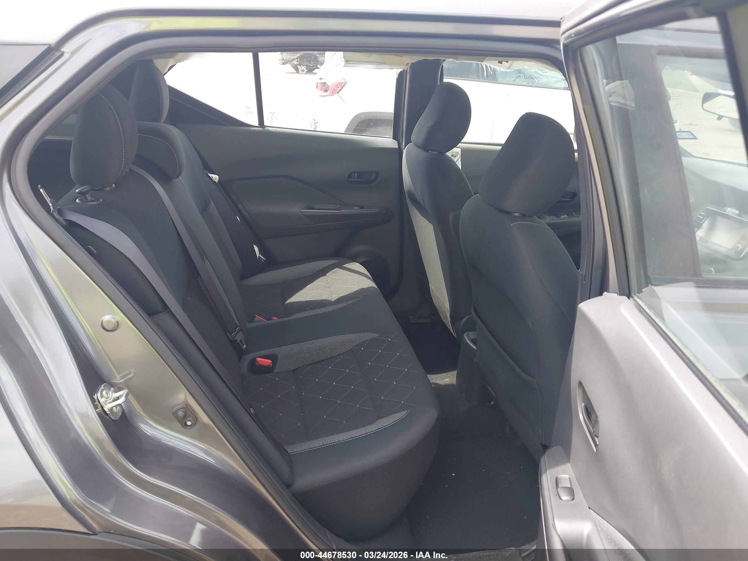 NISSAN KICKS image 8