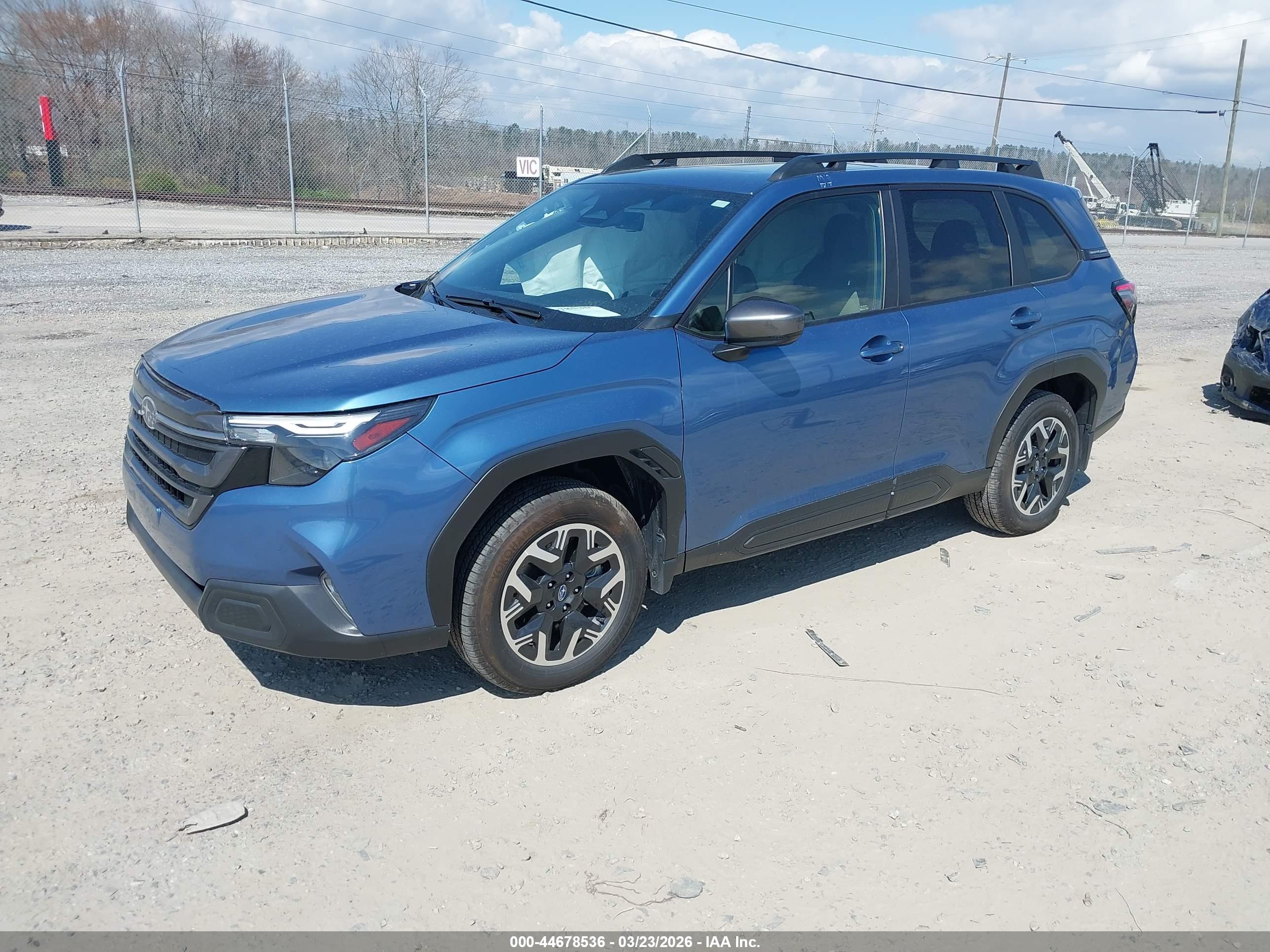 SUBARU FORESTER image 2