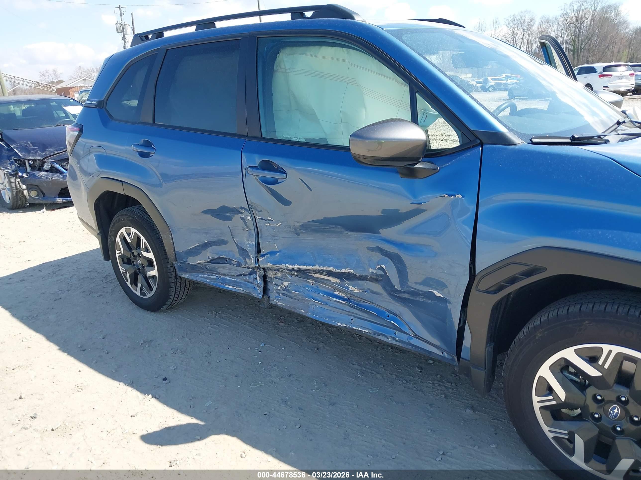 SUBARU FORESTER image 6