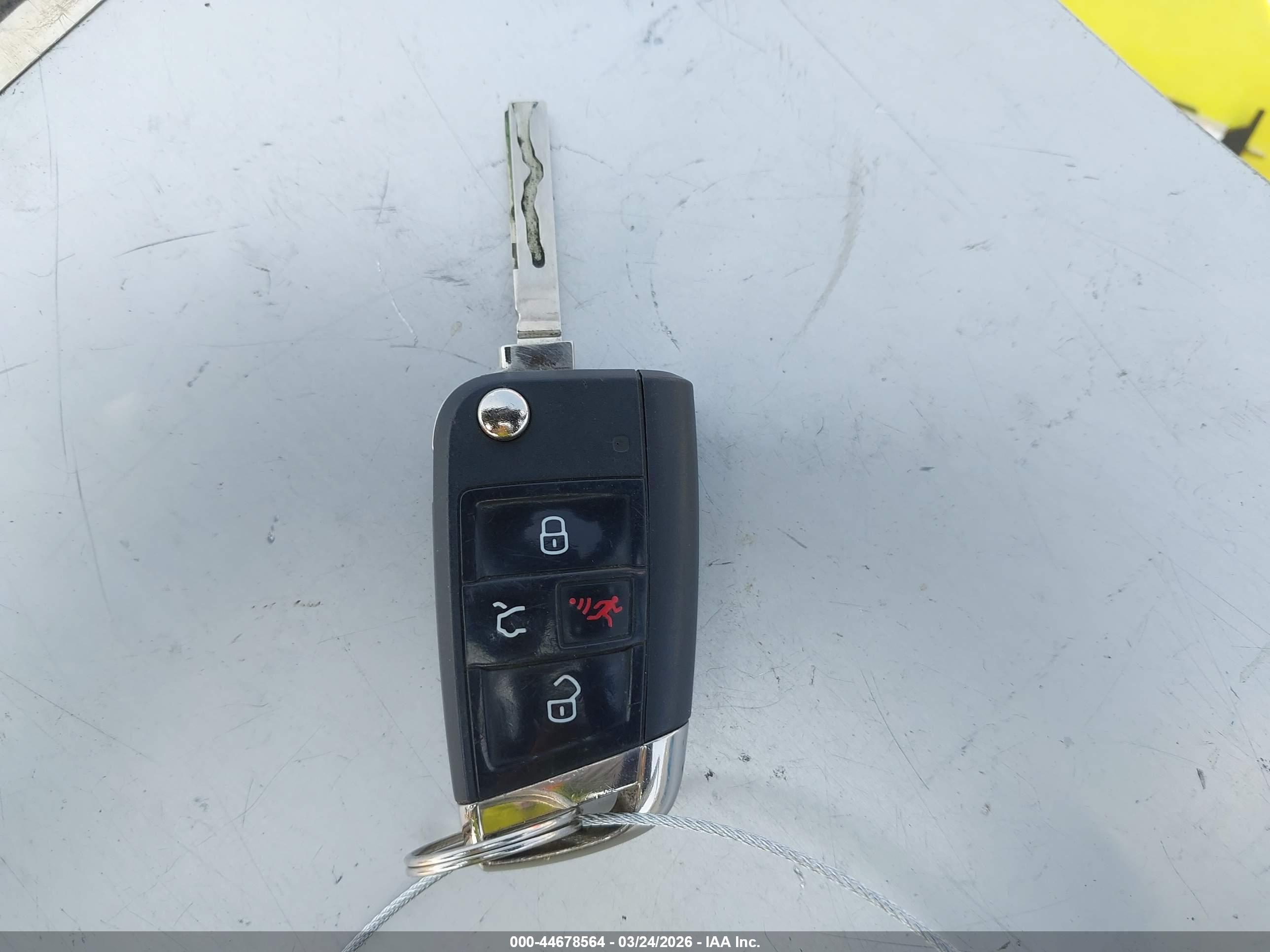 VOLKSWAGEN GOLF image 11