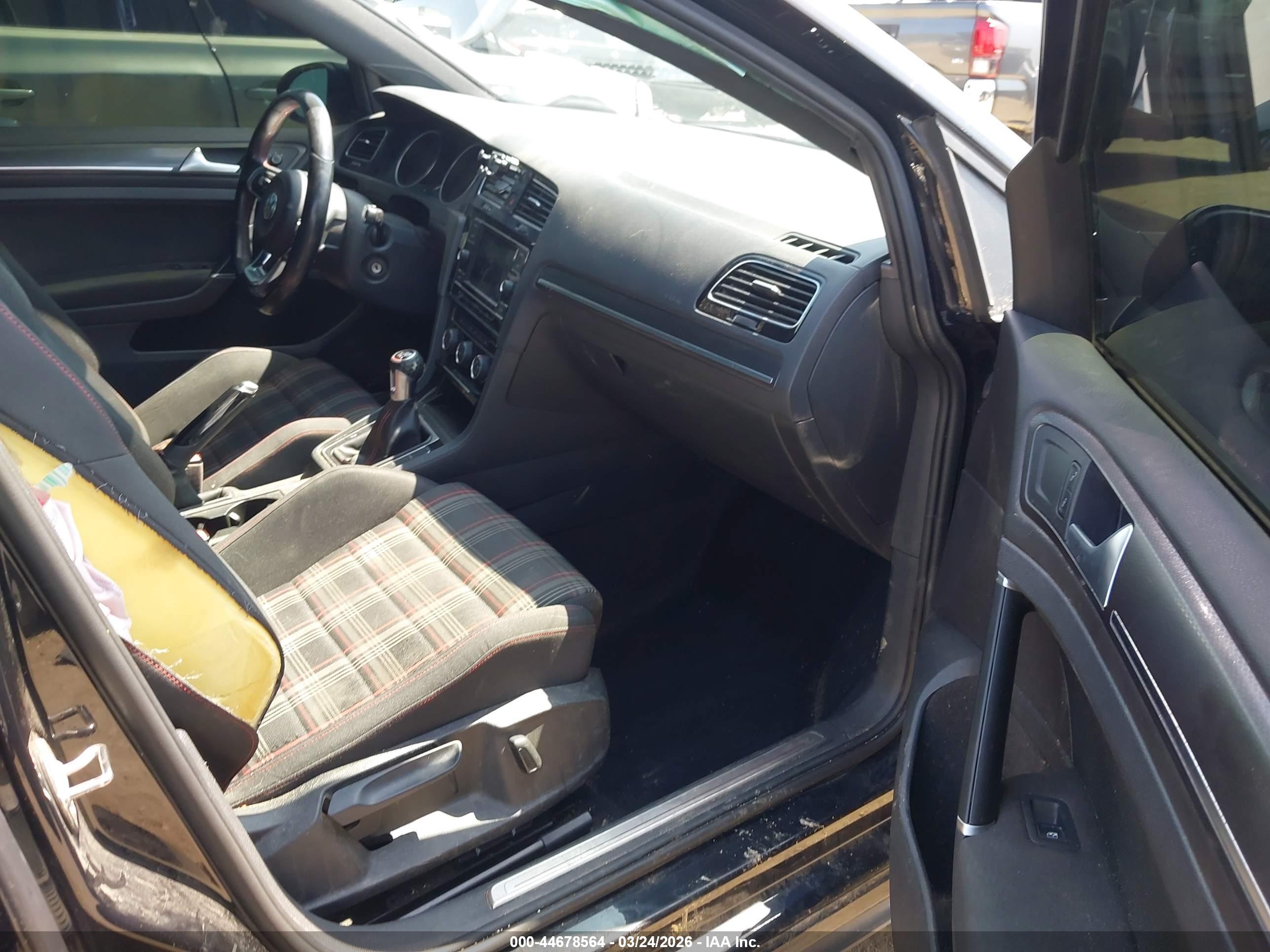 VOLKSWAGEN GOLF image 5