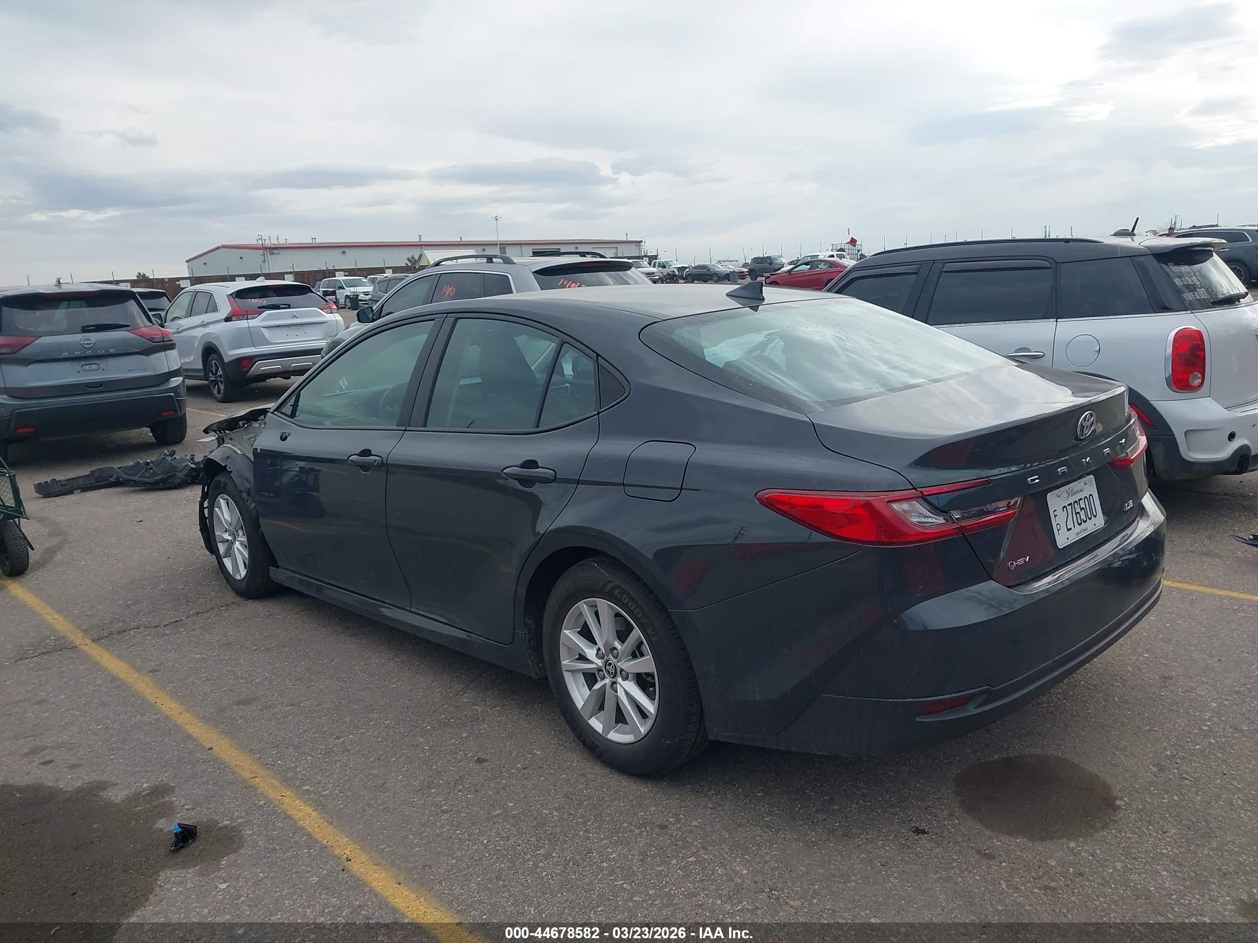 TOYOTA CAMRY image 3