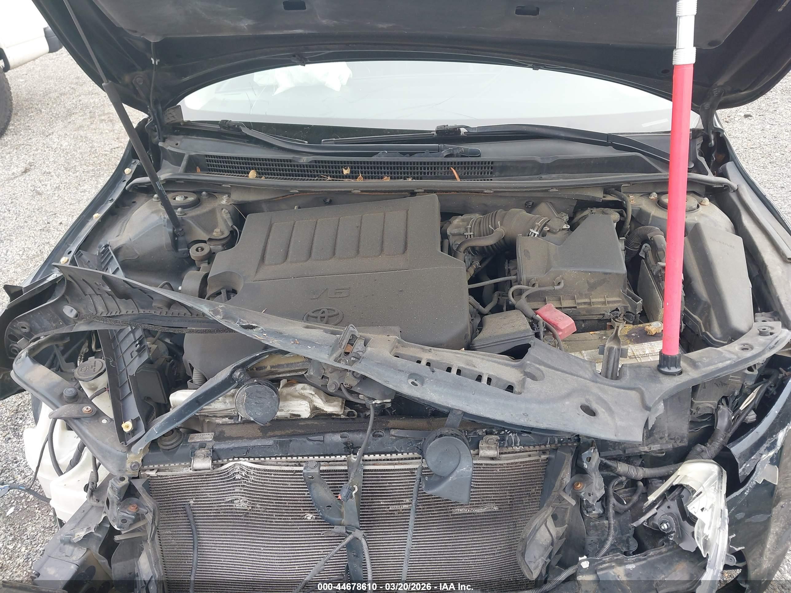 TOYOTA AVALON image 10