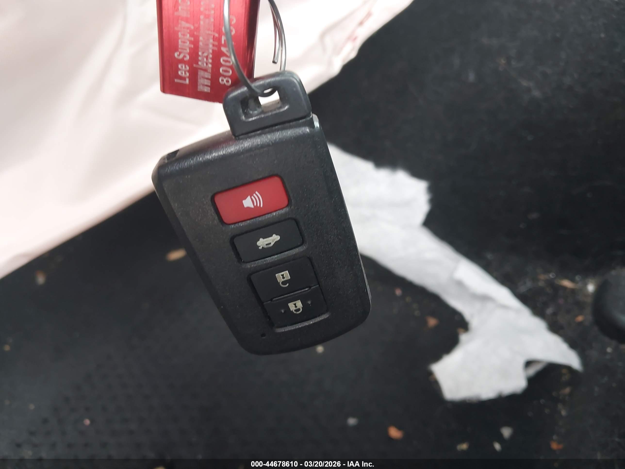 TOYOTA AVALON image 11