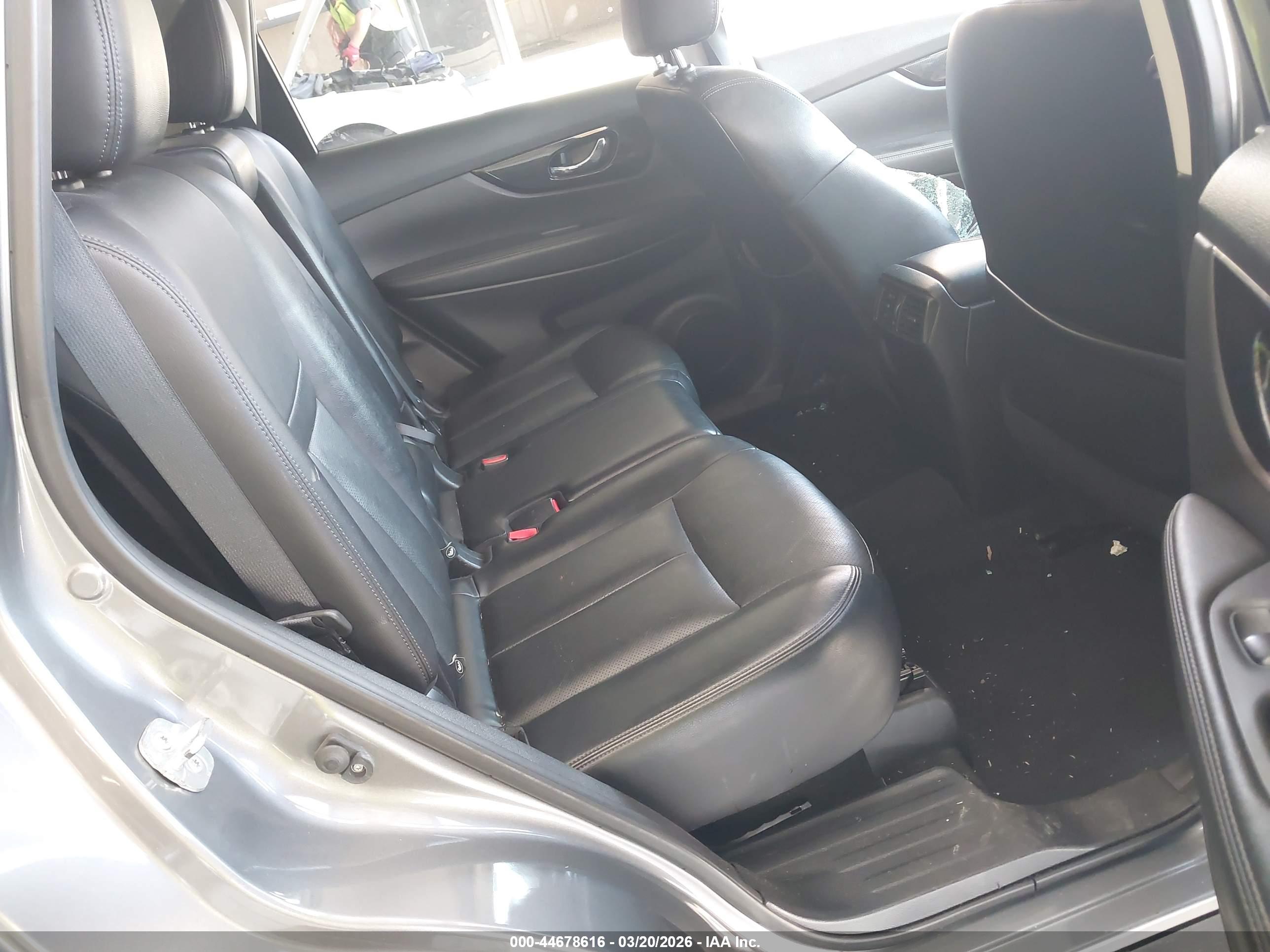 NISSAN ROGUE image 8