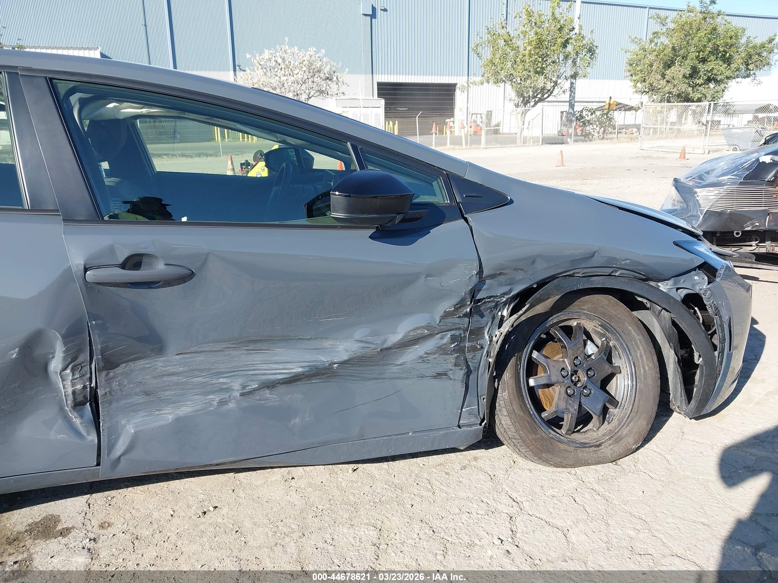 TOYOTA PRIUS image 6