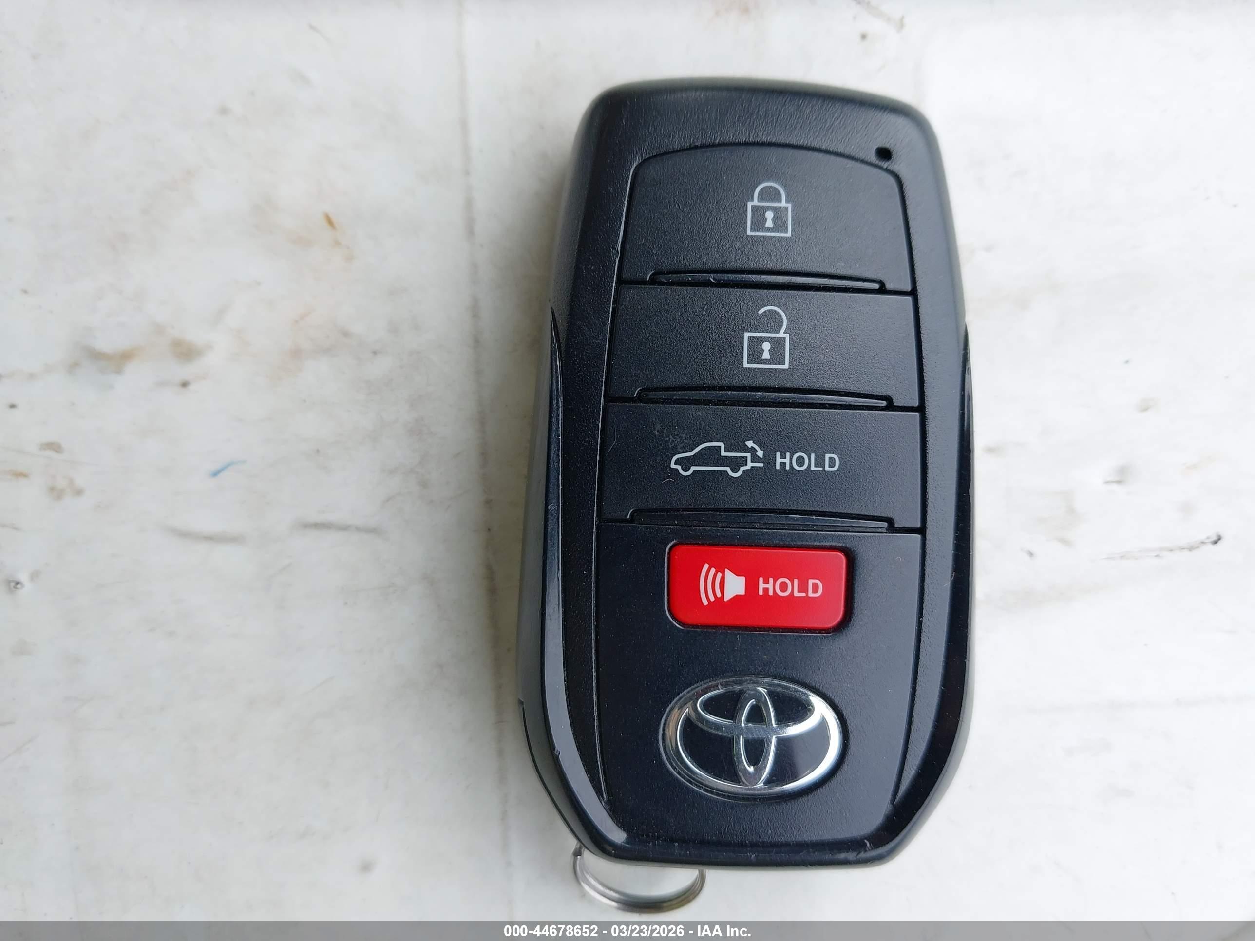 TOYOTA TUNDRA image 11