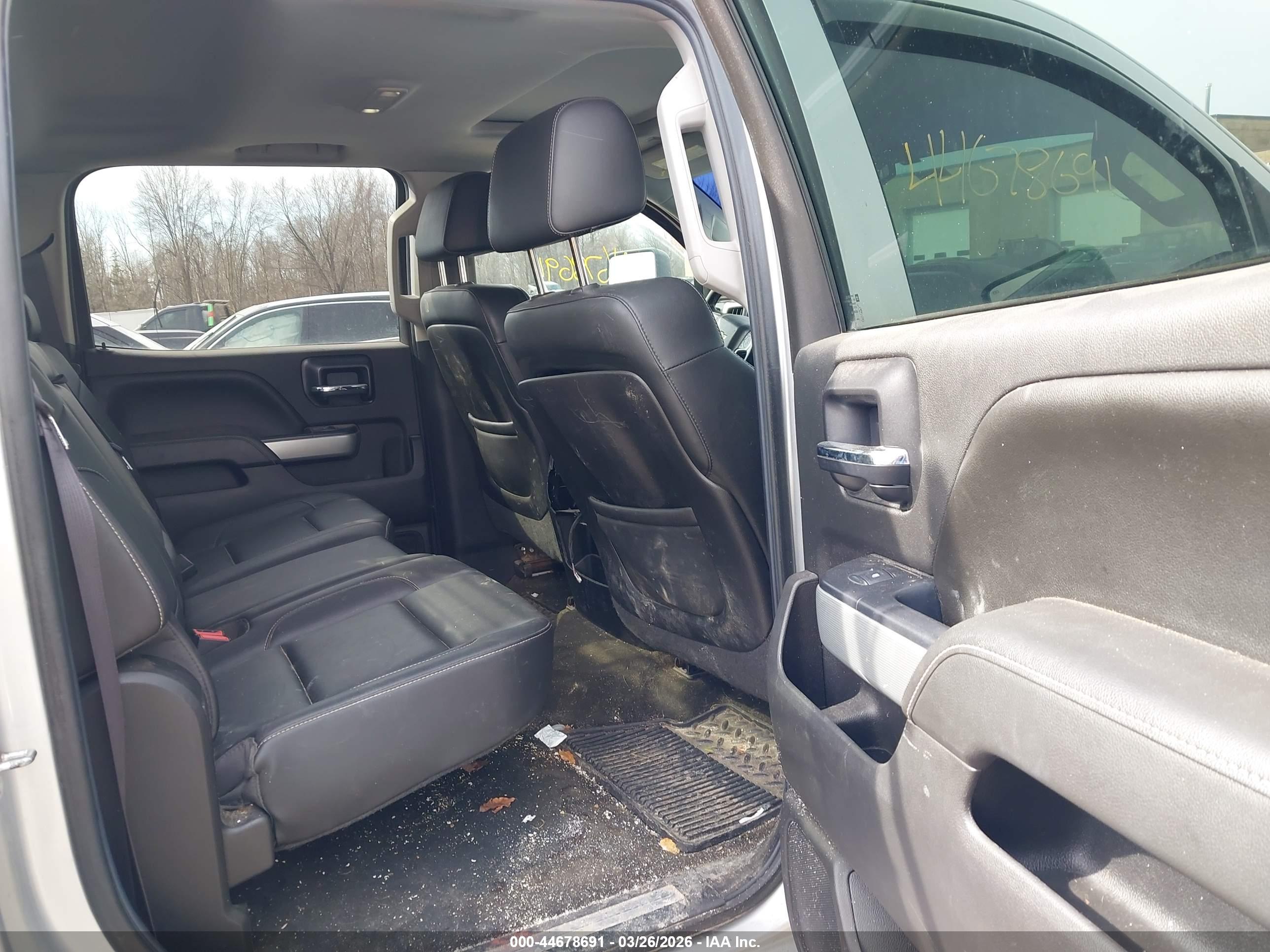 CHEVROLET SILVERADO image 7