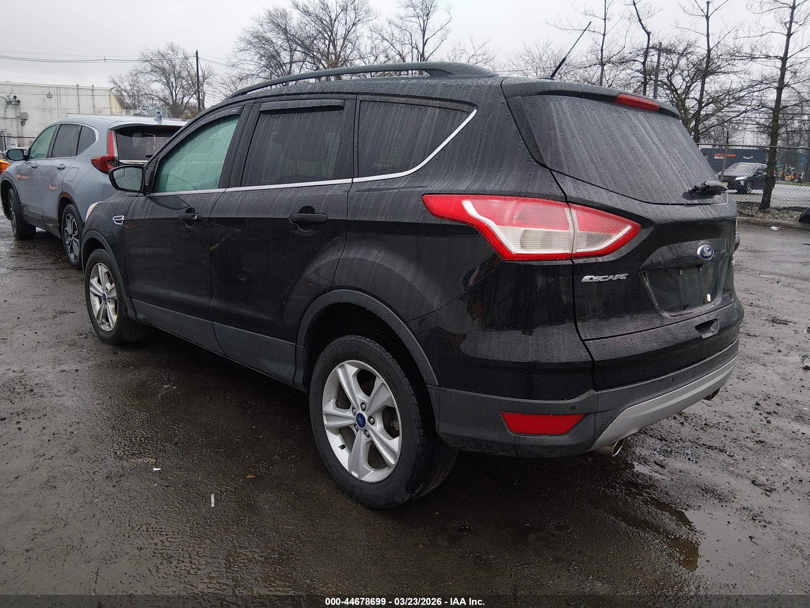 FORD ESCAPE image 3
