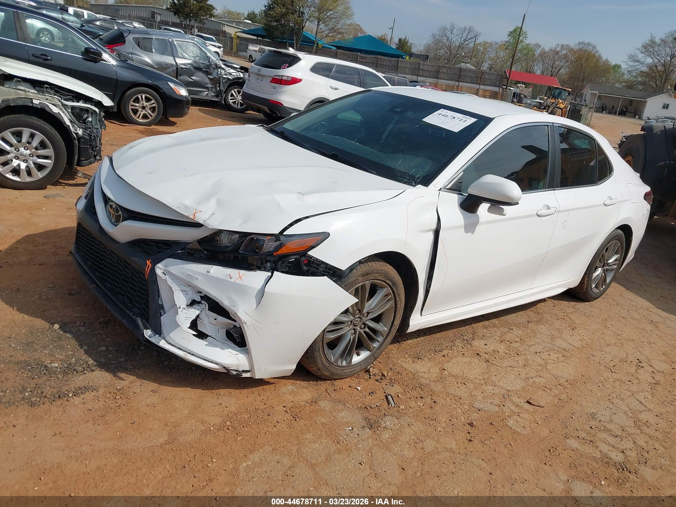 TOYOTA CAMRY image 2