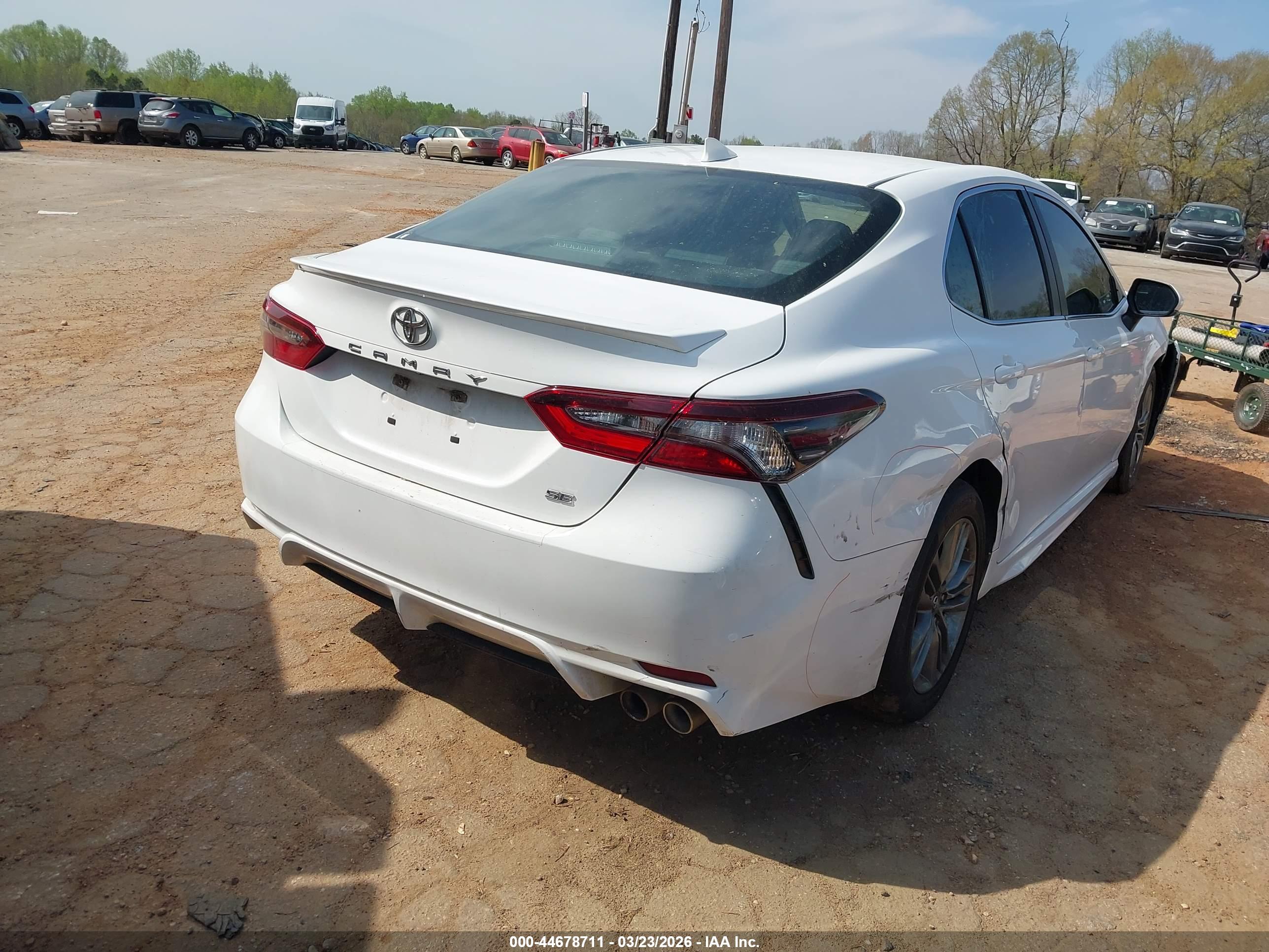 TOYOTA CAMRY image 4