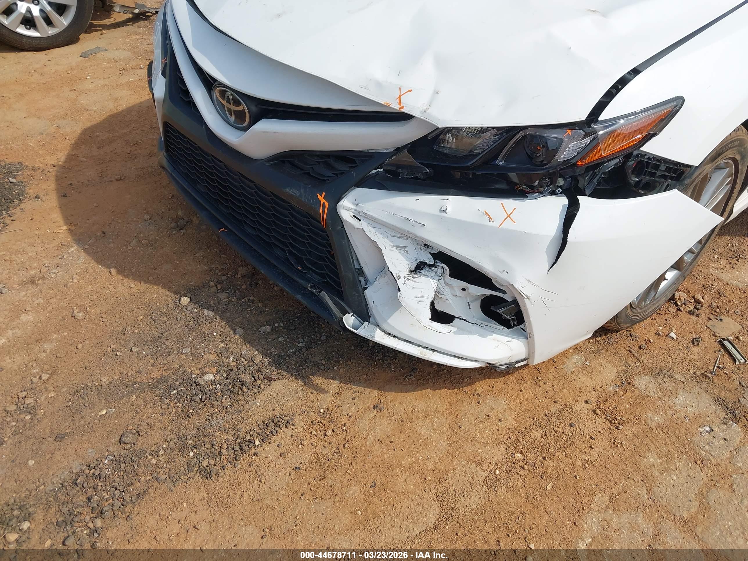 TOYOTA CAMRY image 6