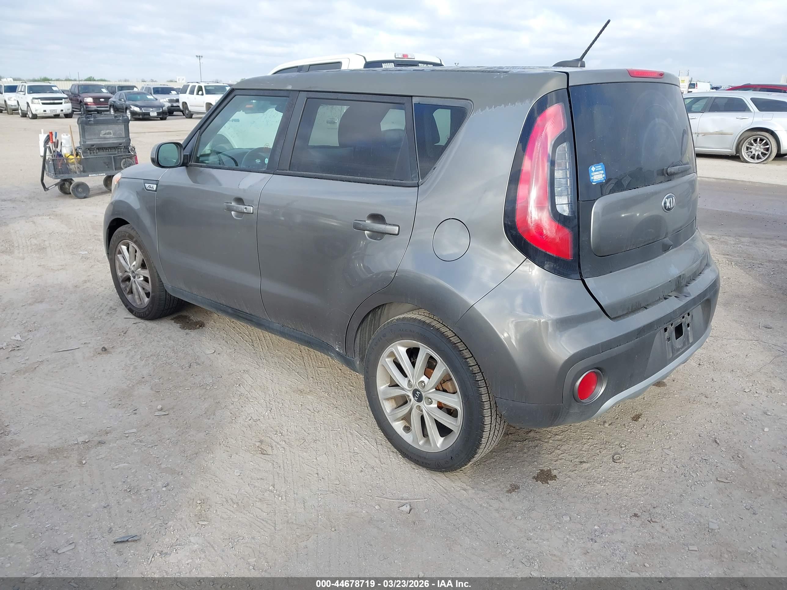 KIA SOUL image 3