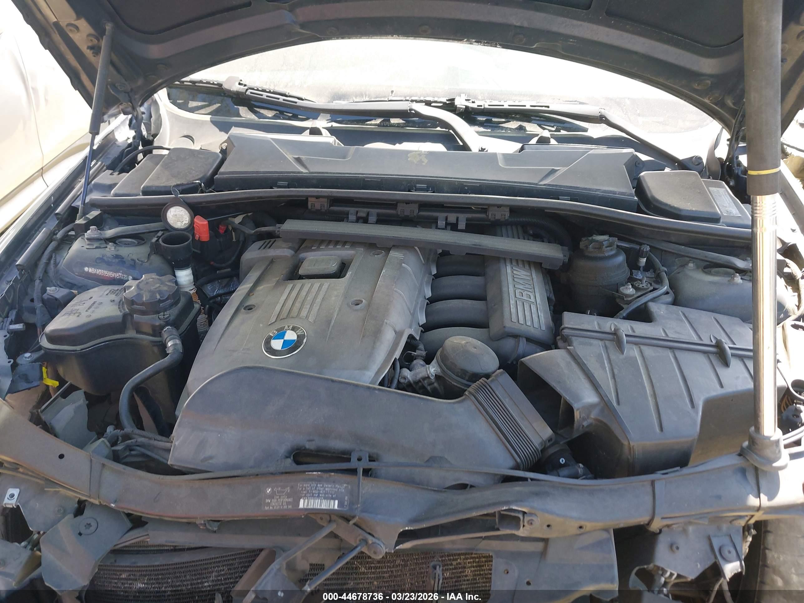 BMW 330XI image 10