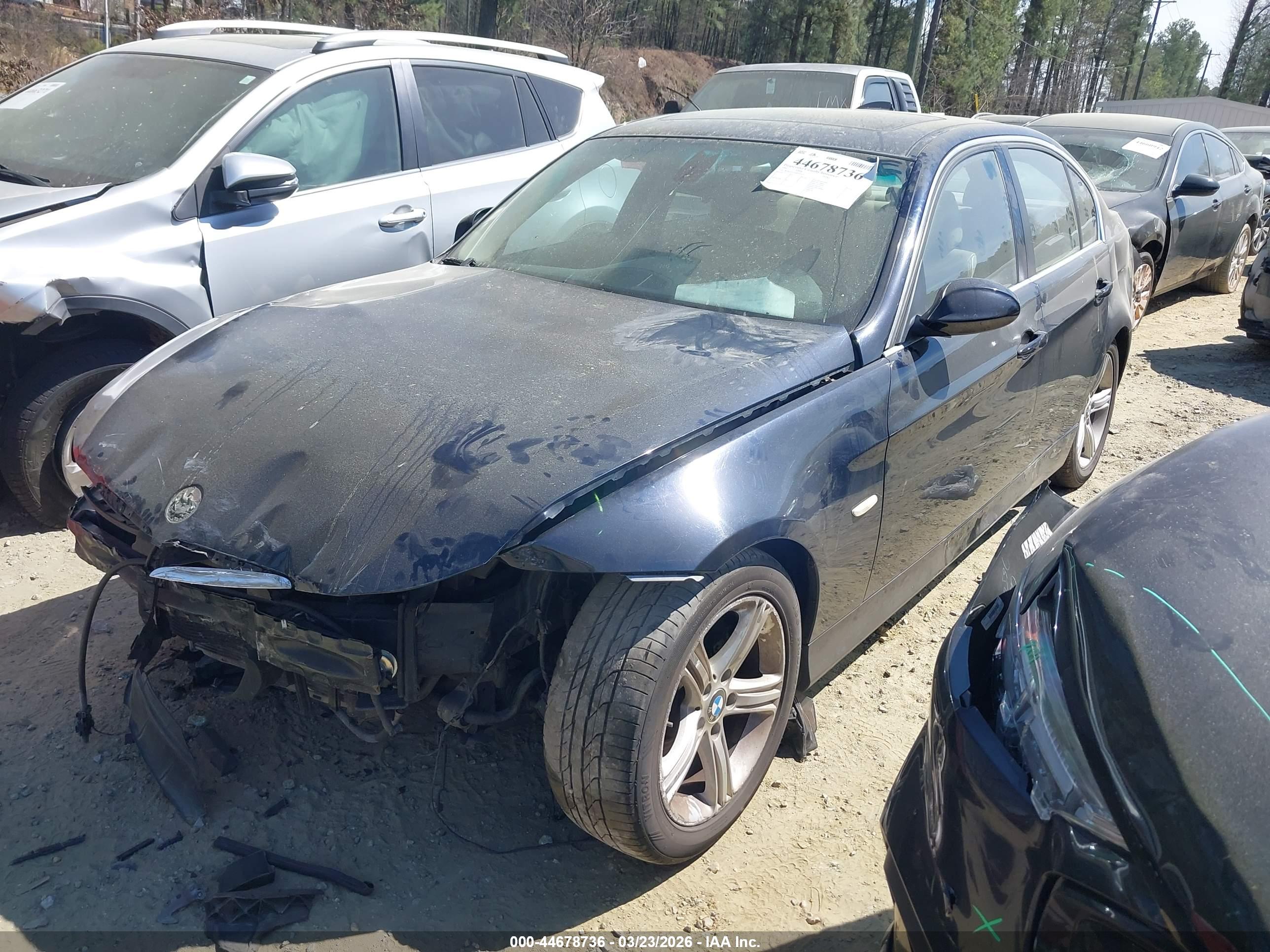 BMW 330XI image 2
