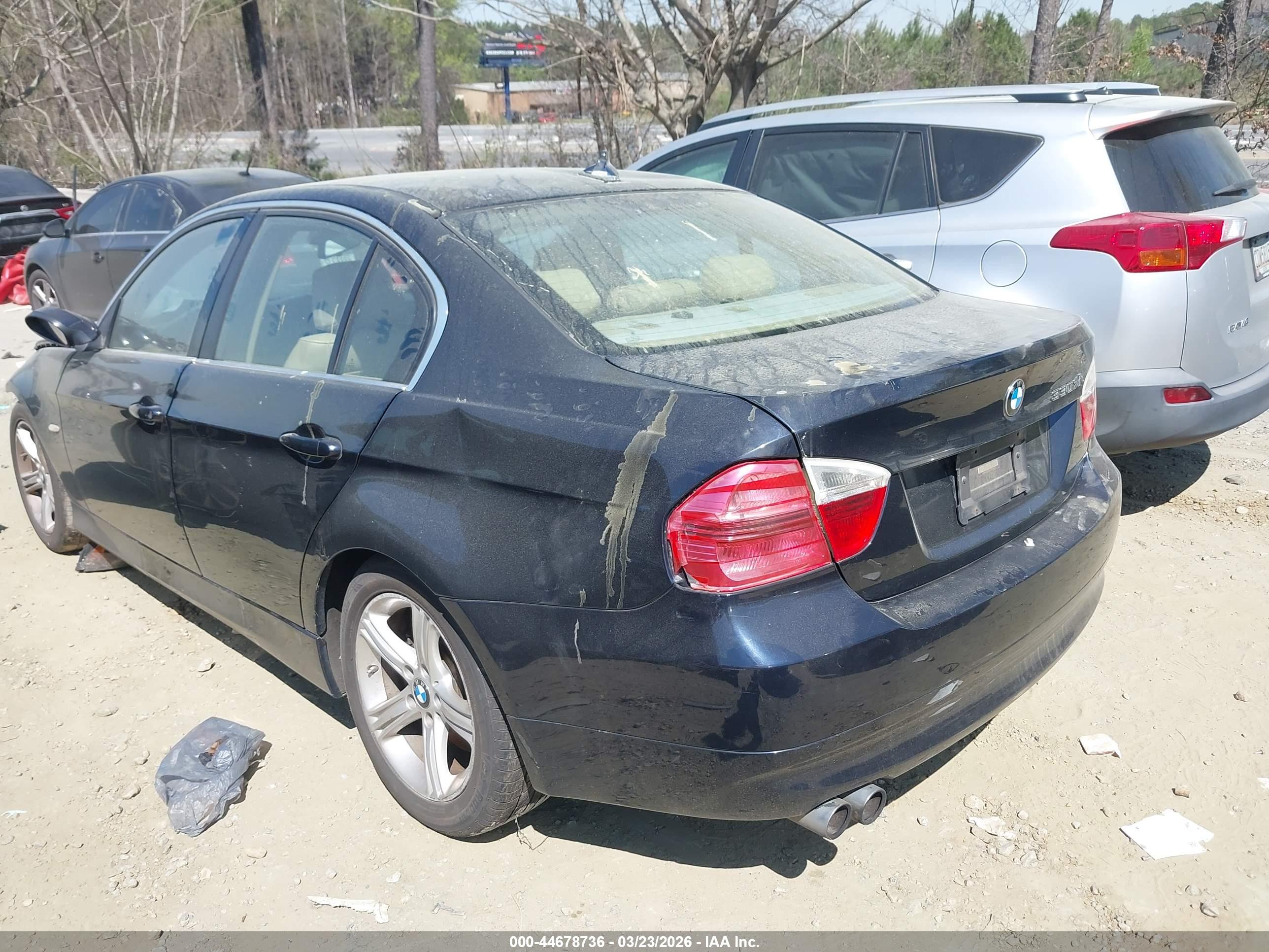 BMW 330XI image 3