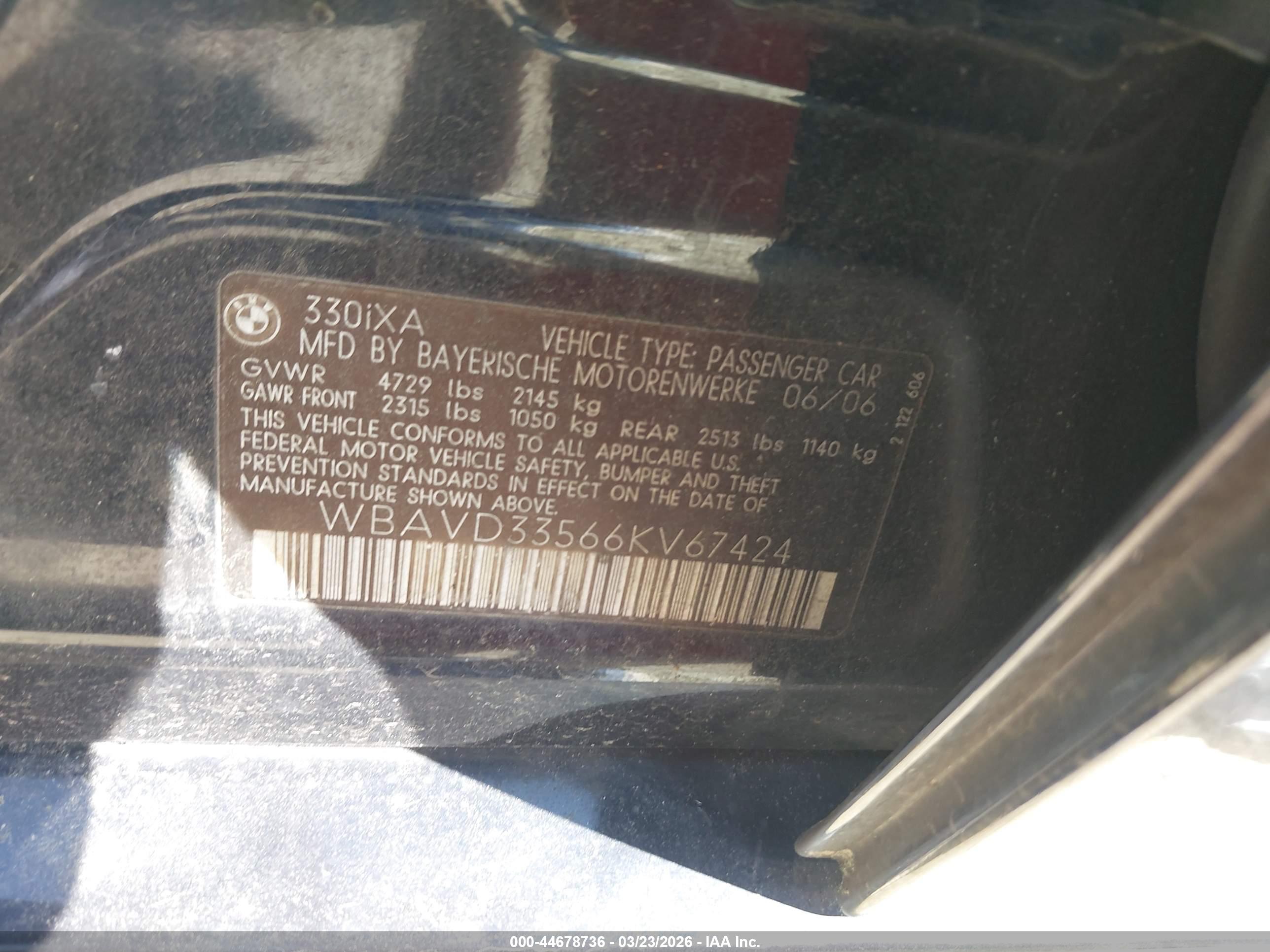 BMW 330XI image 9