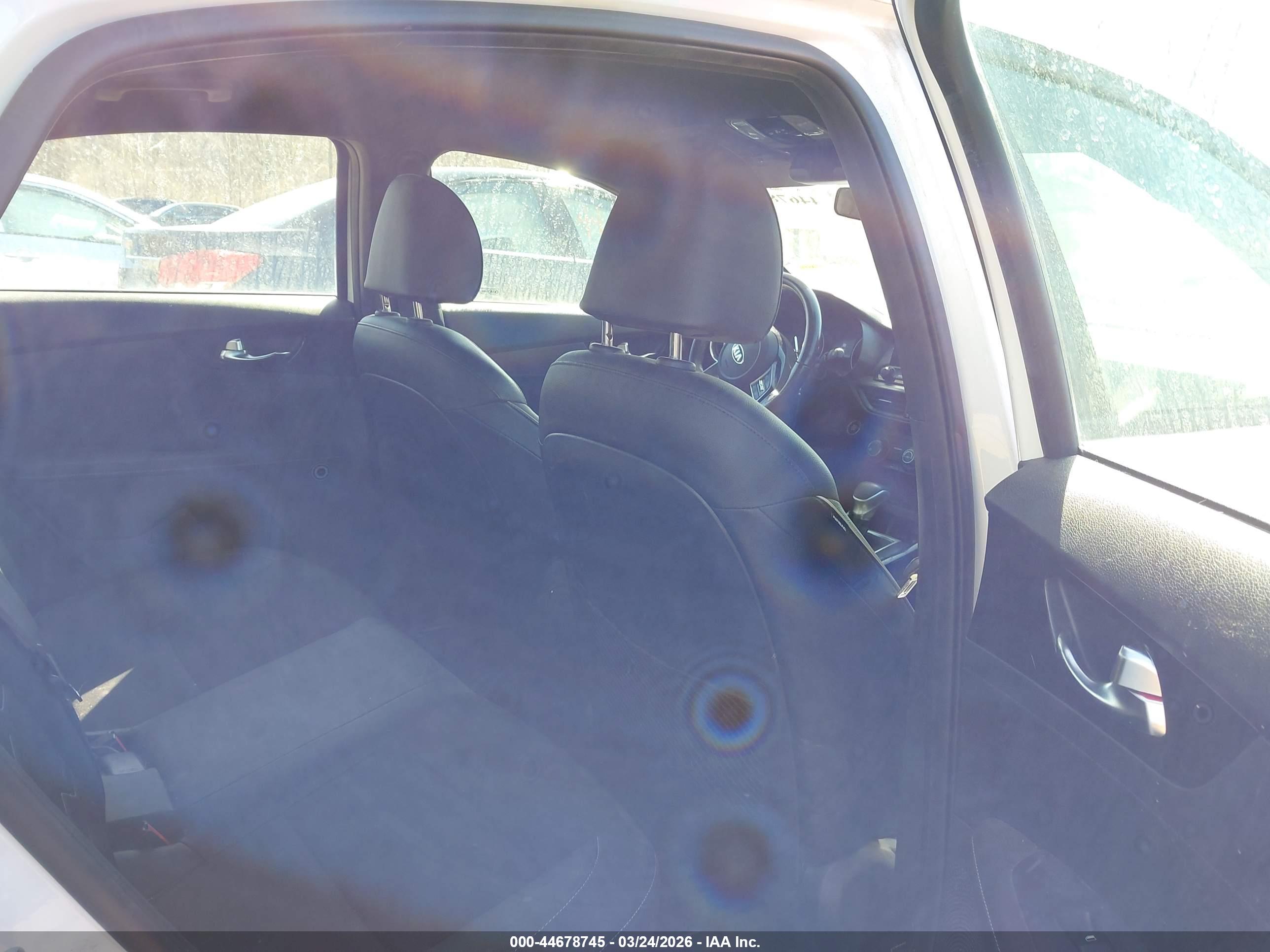 KIA FORTE image 8