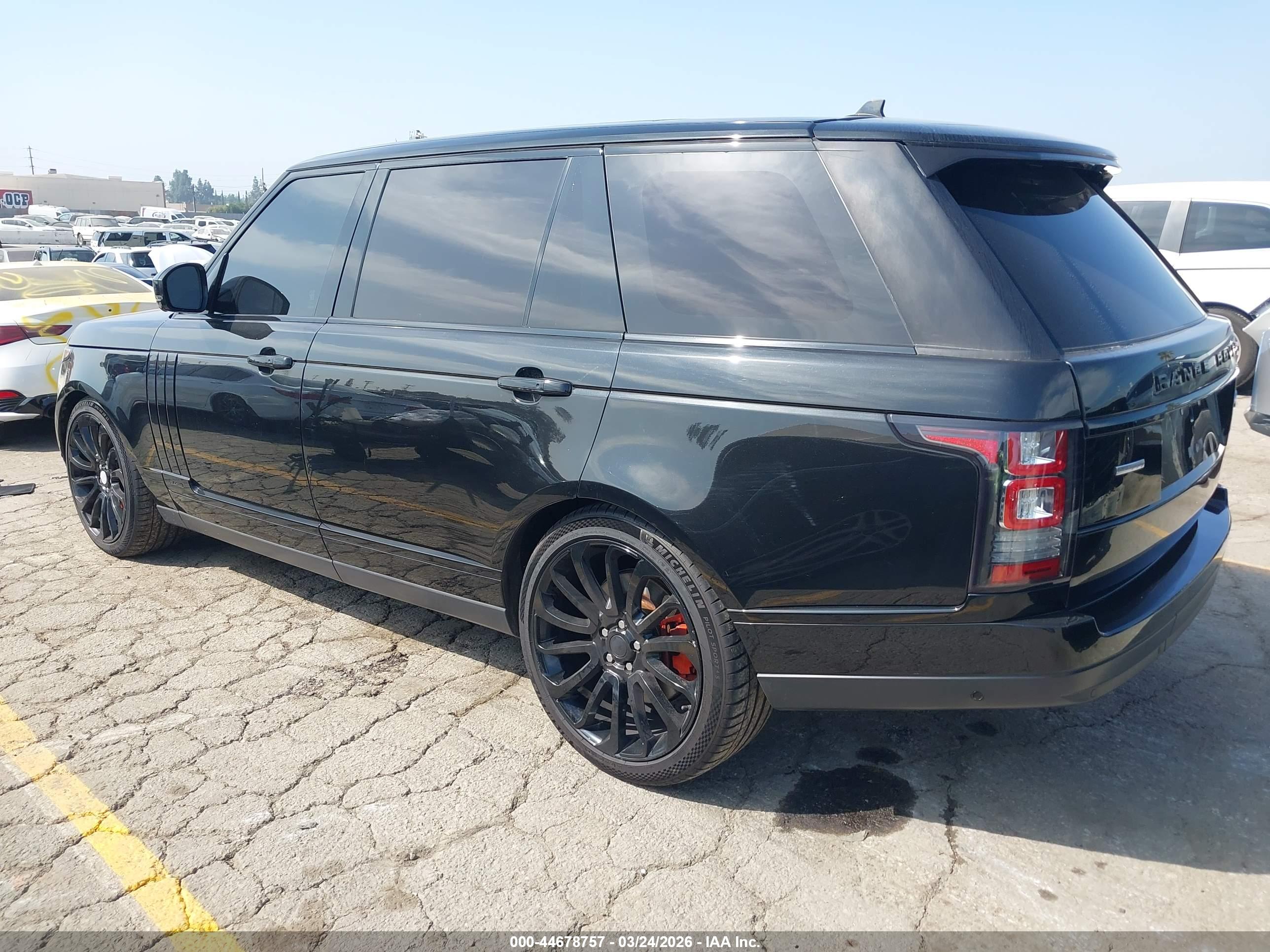LAND ROVER image 3