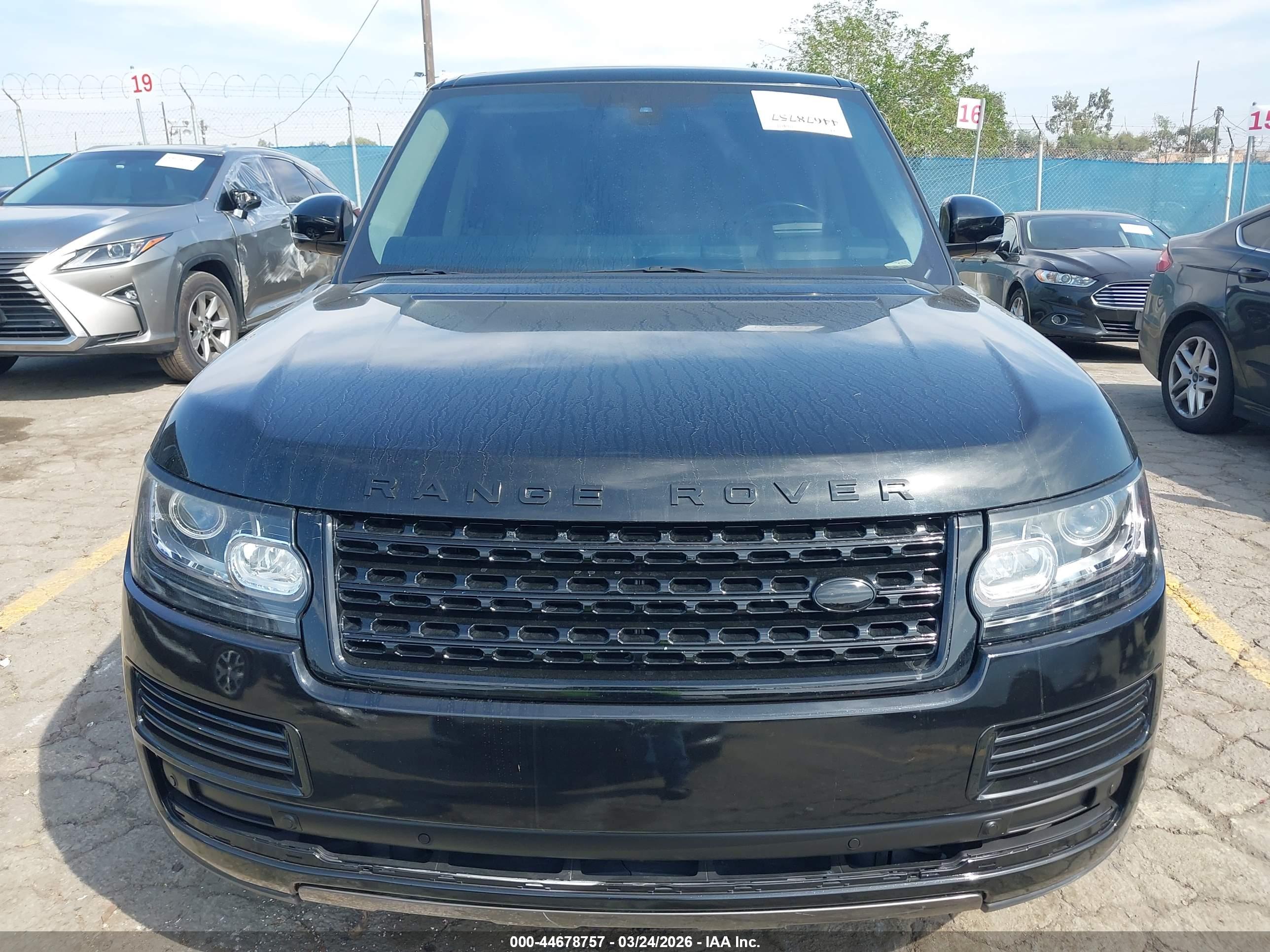 LAND ROVER image 6