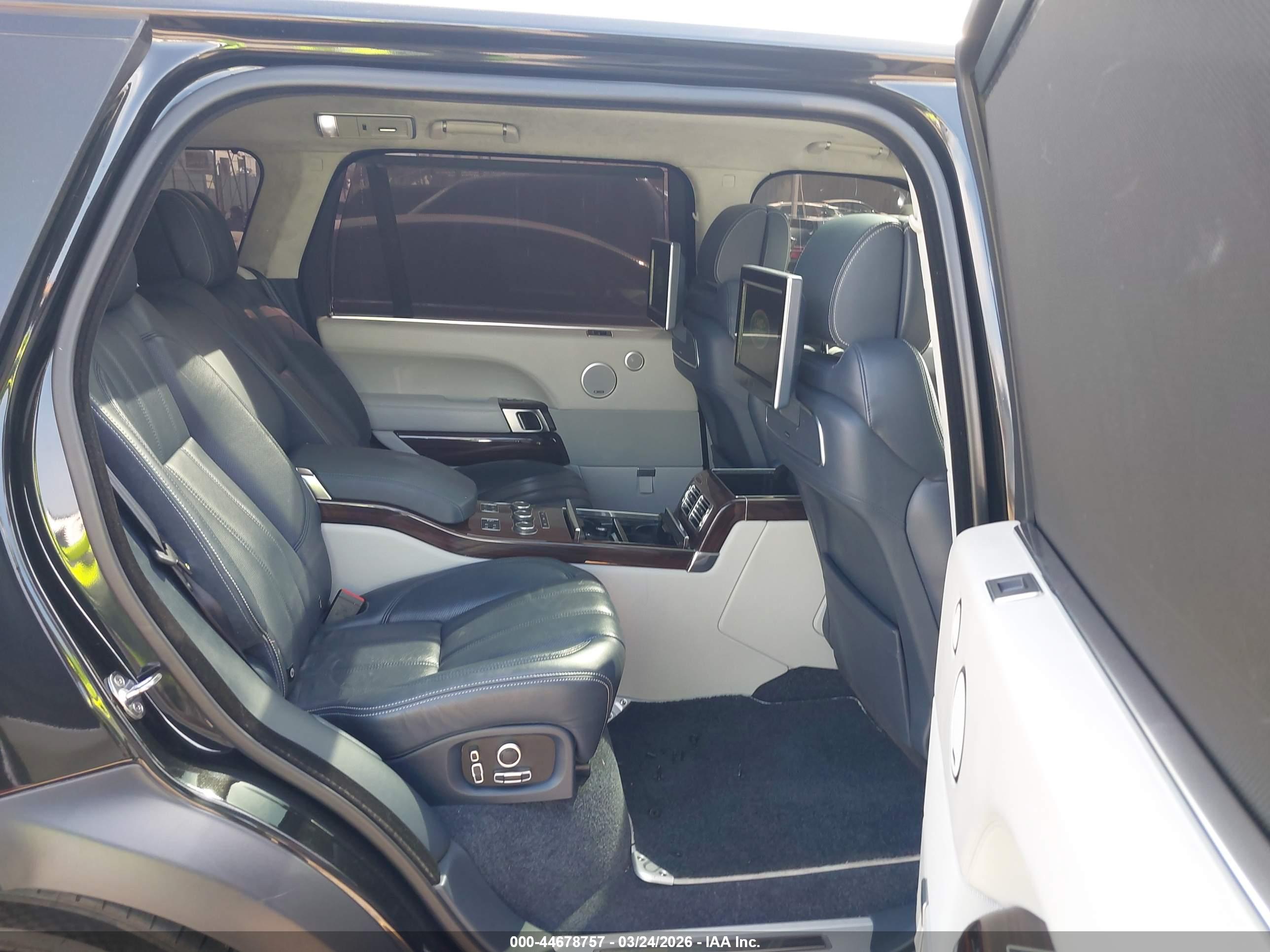 LAND ROVER image 8