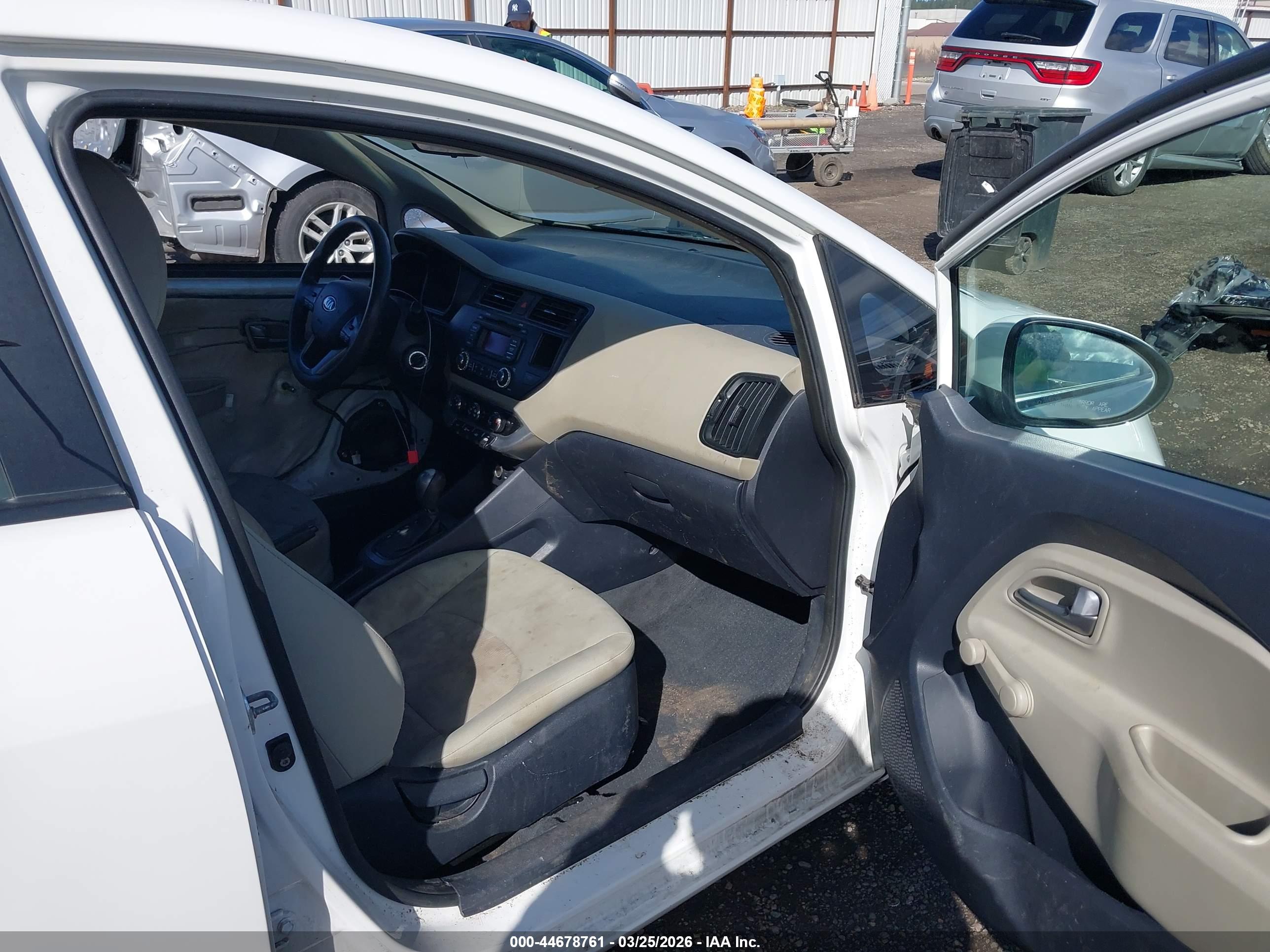 KIA RIO image 5
