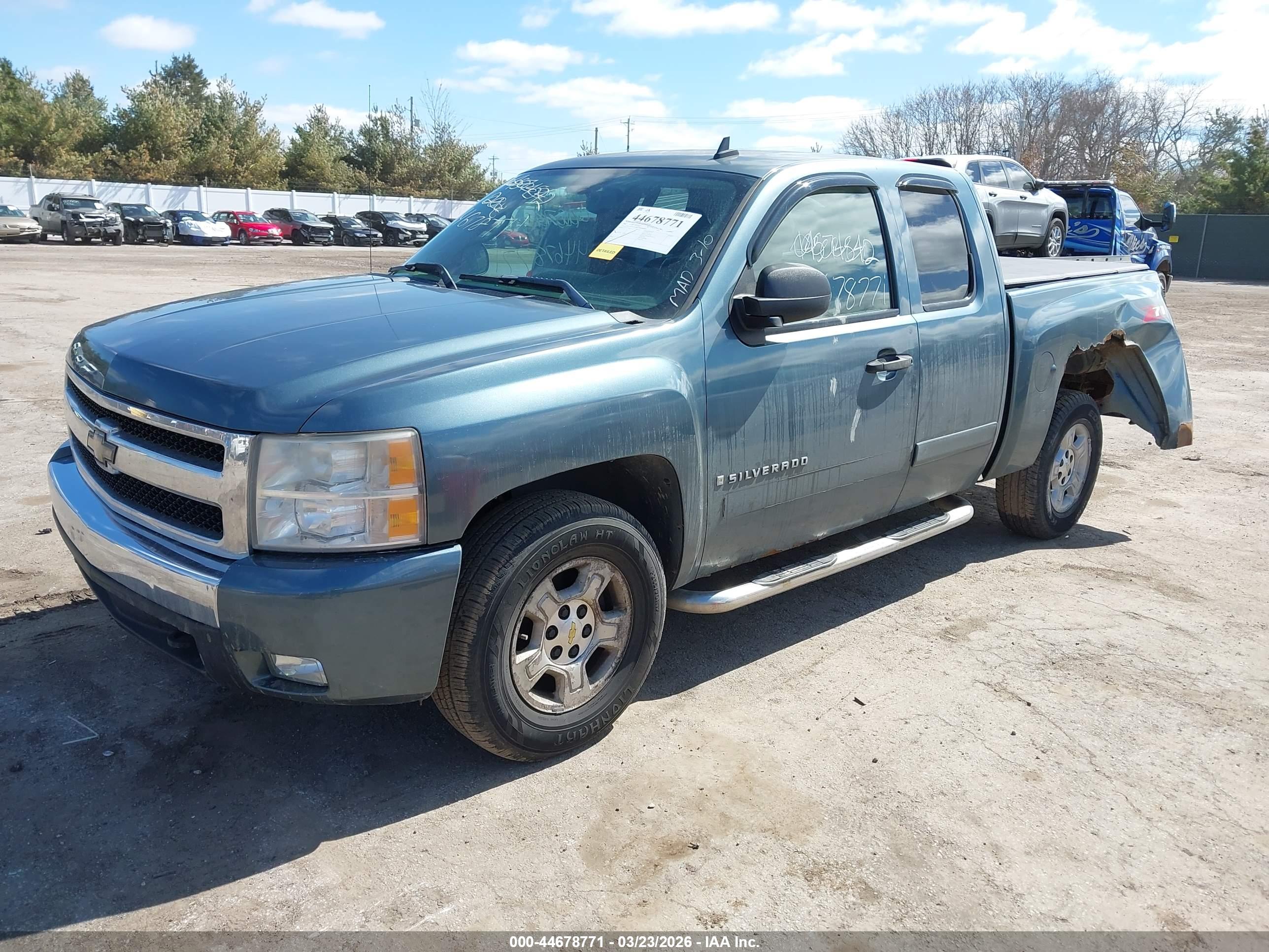 CHEVROLET SILVERADO image 2
