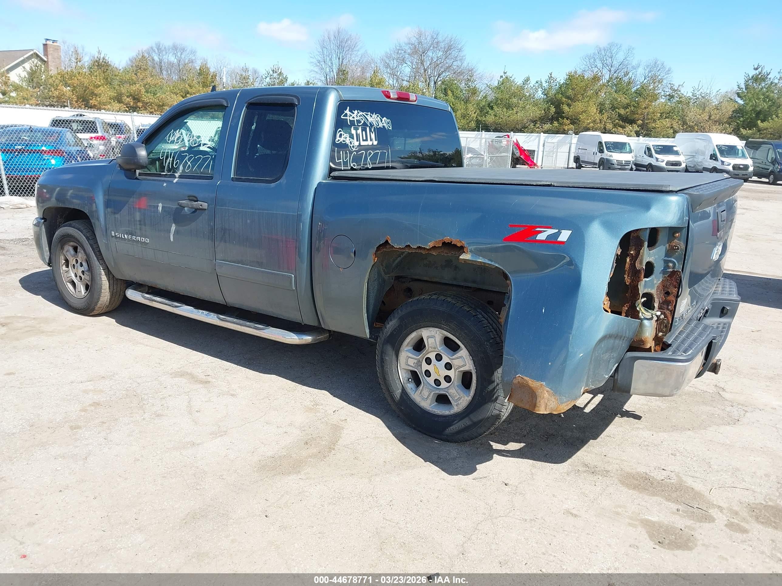 CHEVROLET SILVERADO image 3