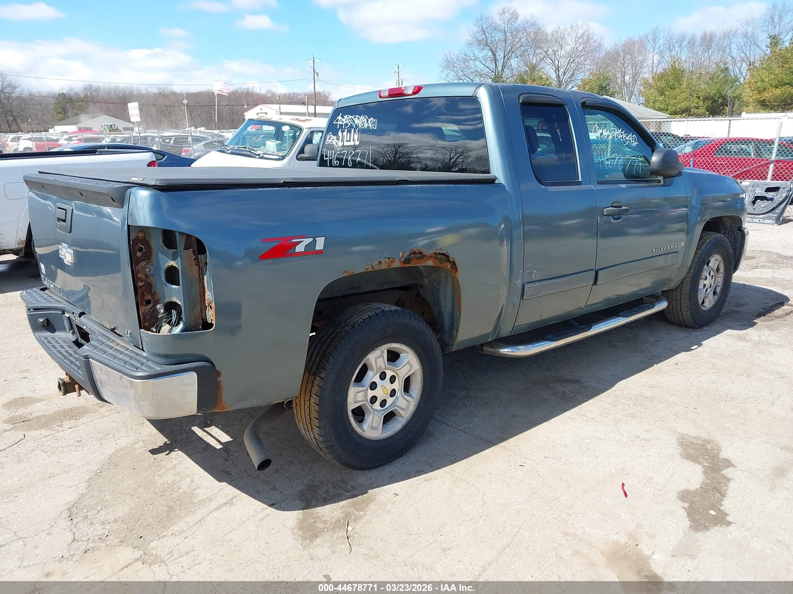CHEVROLET SILVERADO image 4