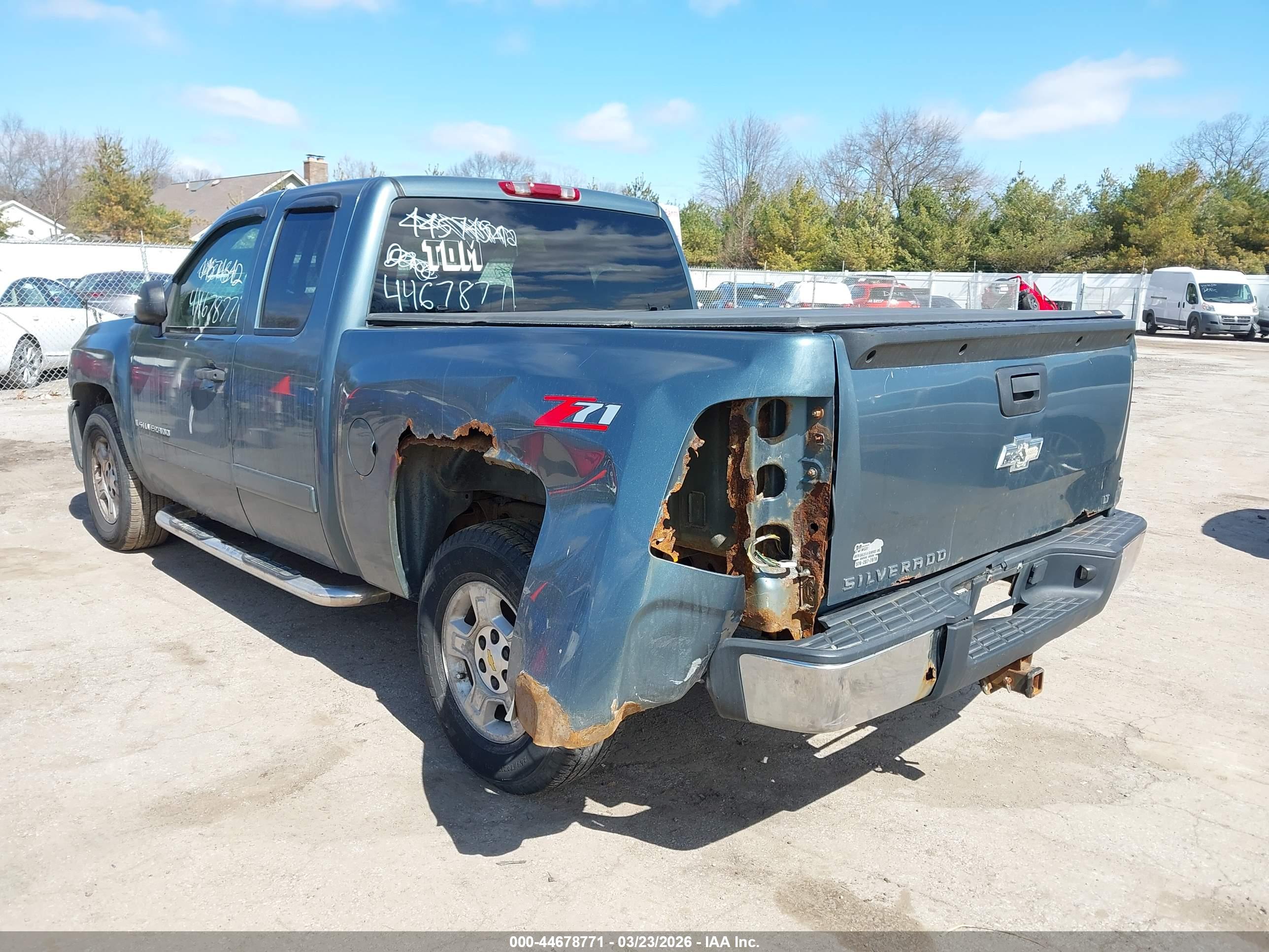CHEVROLET SILVERADO image 6
