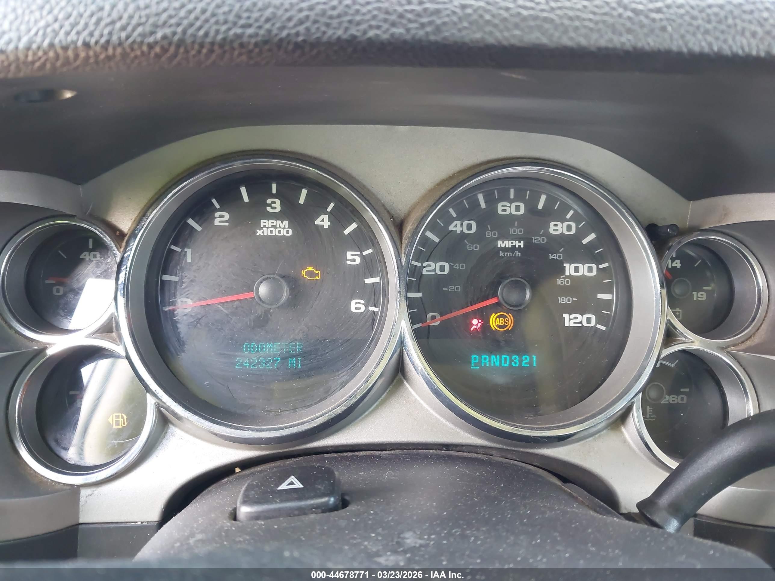 CHEVROLET SILVERADO image 7