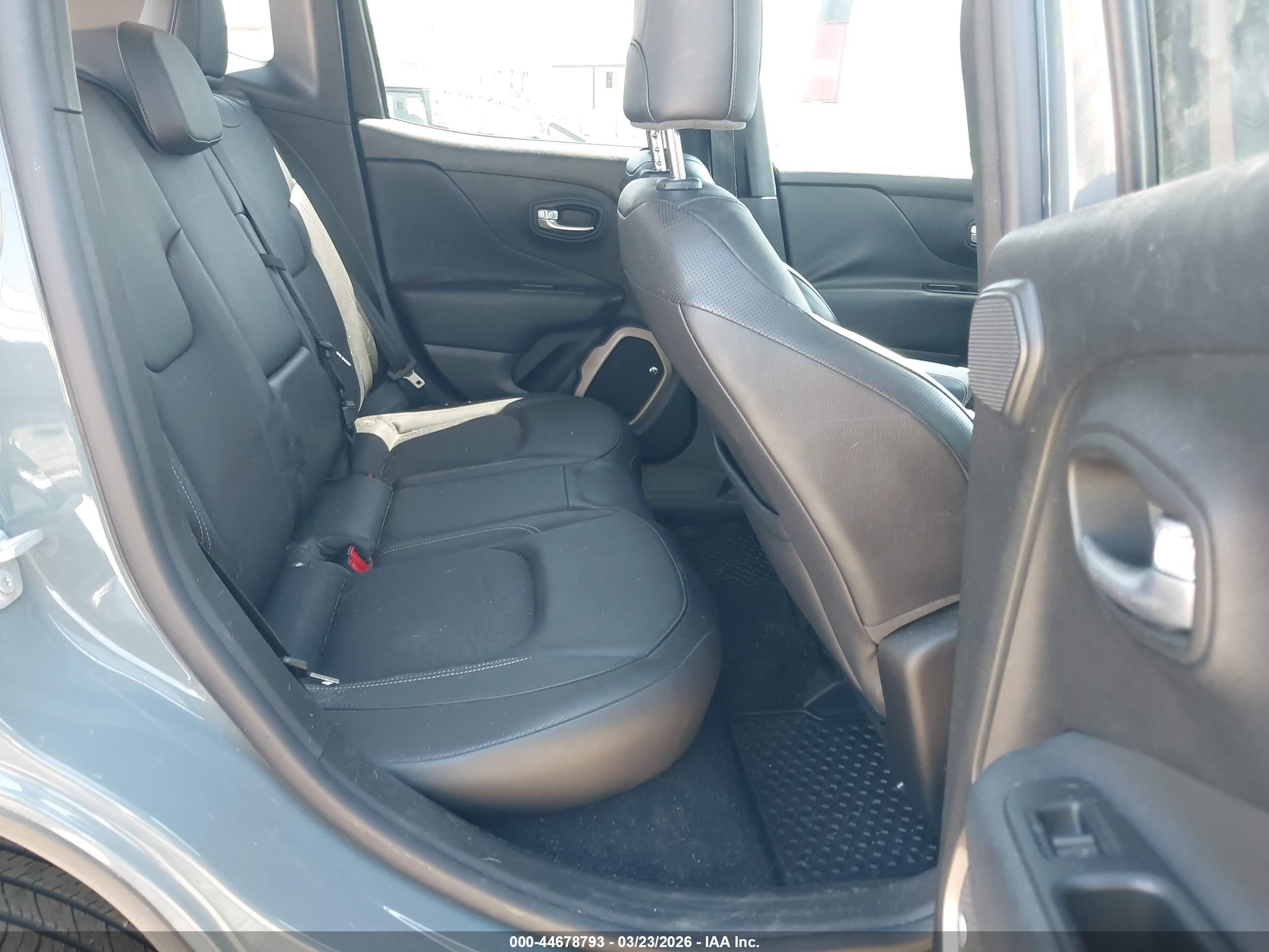 JEEP RENEGADE image 8