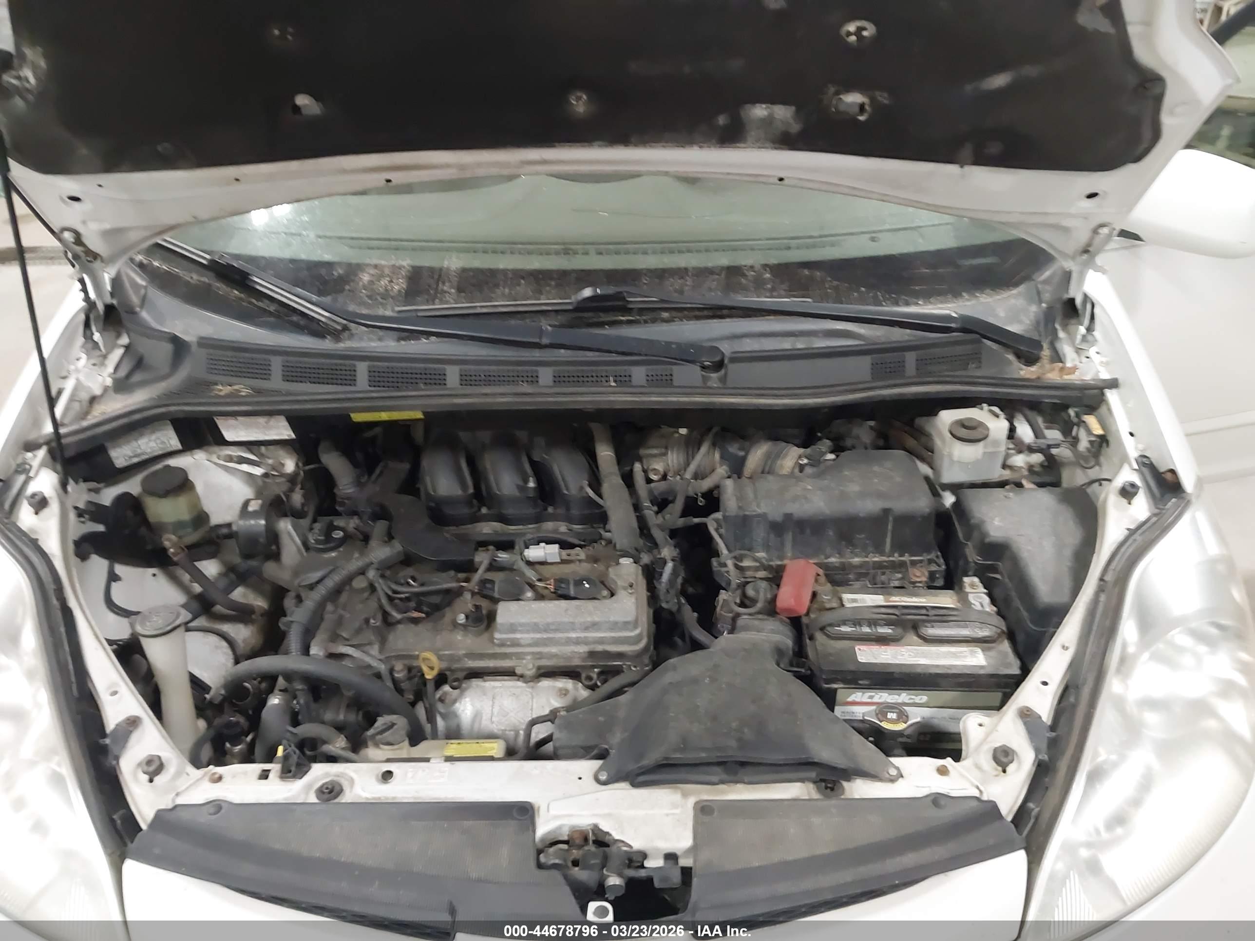 TOYOTA SIENNA image 10