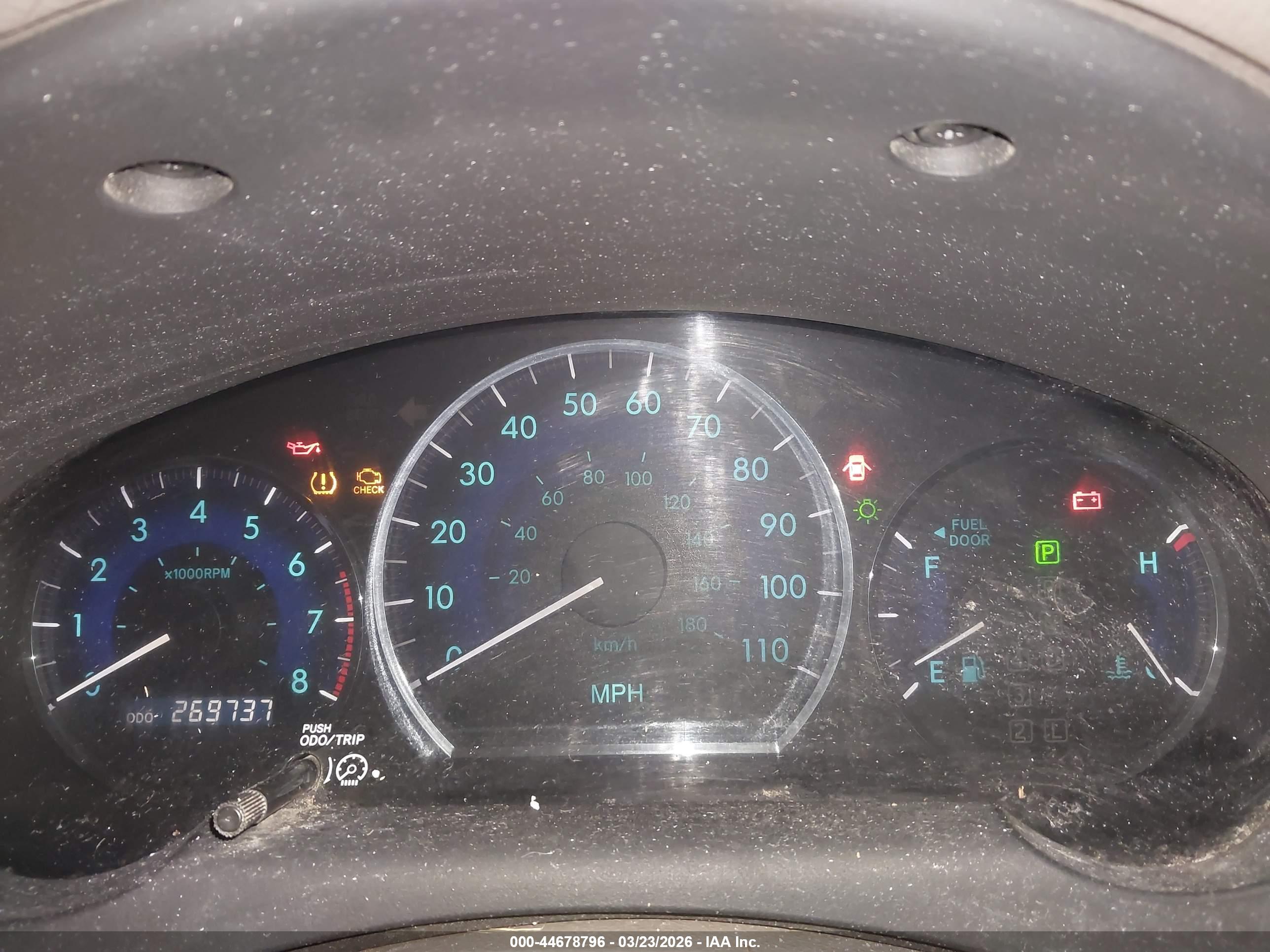 TOYOTA SIENNA image 7