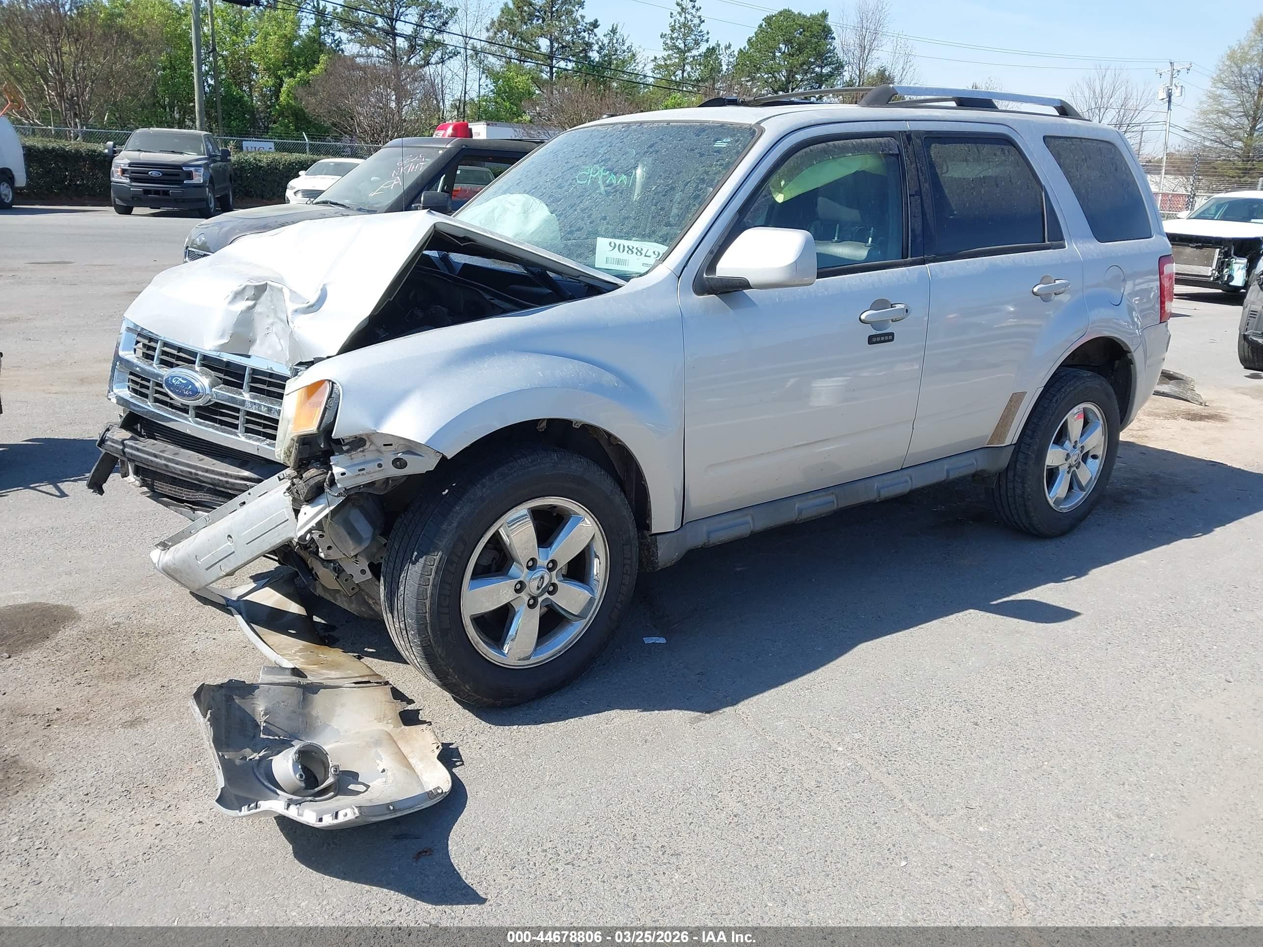 FORD ESCAPE image 2