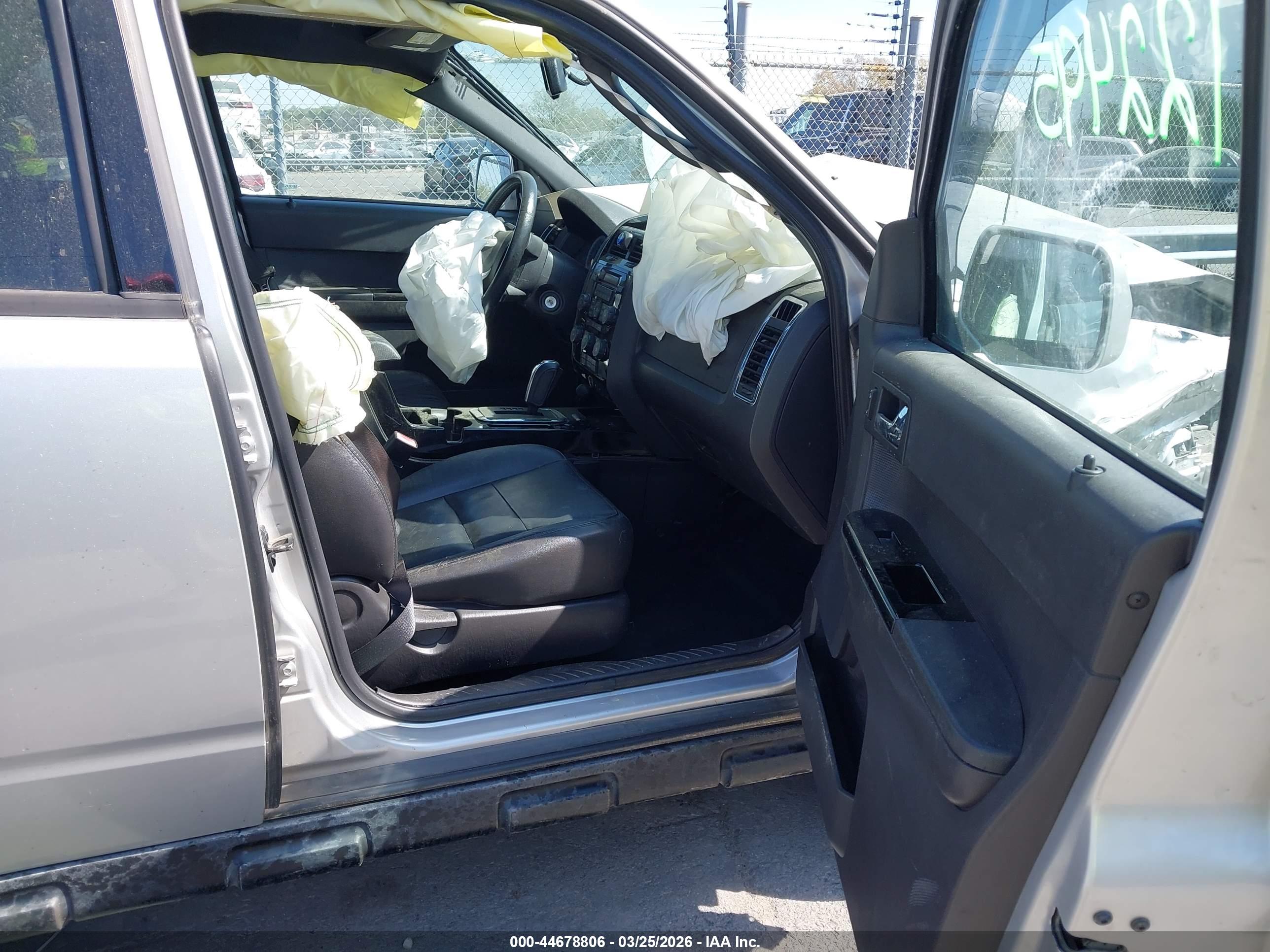 FORD ESCAPE image 5