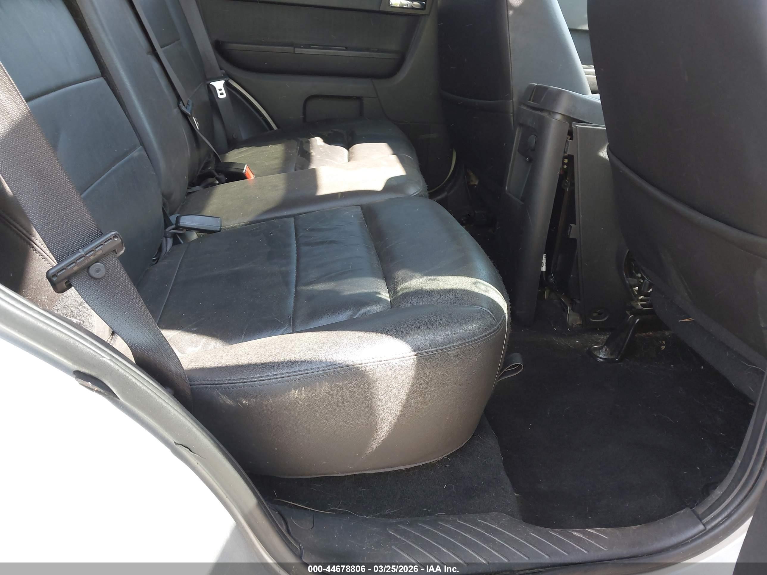 FORD ESCAPE image 8