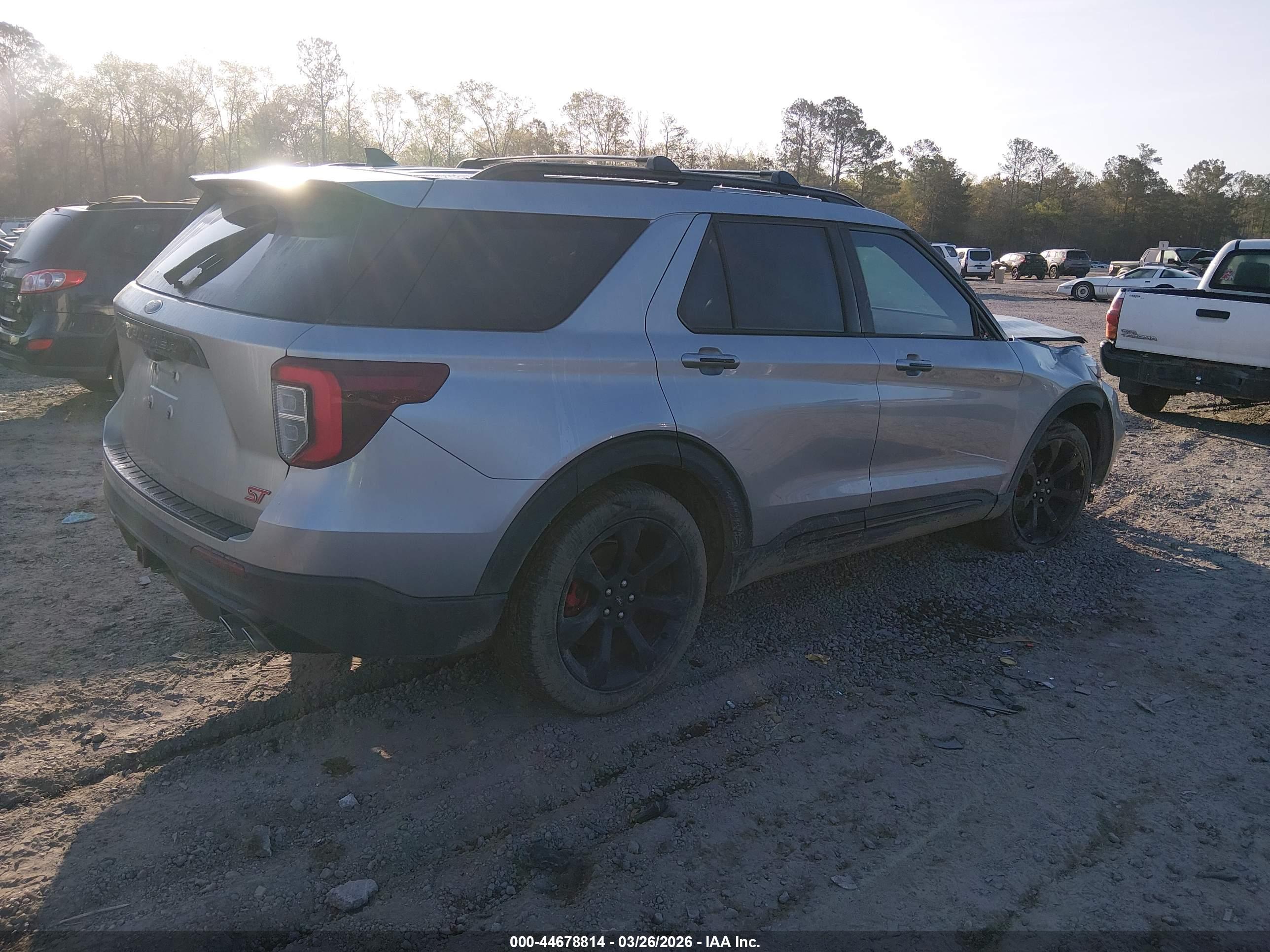 FORD EXPLORER image 4