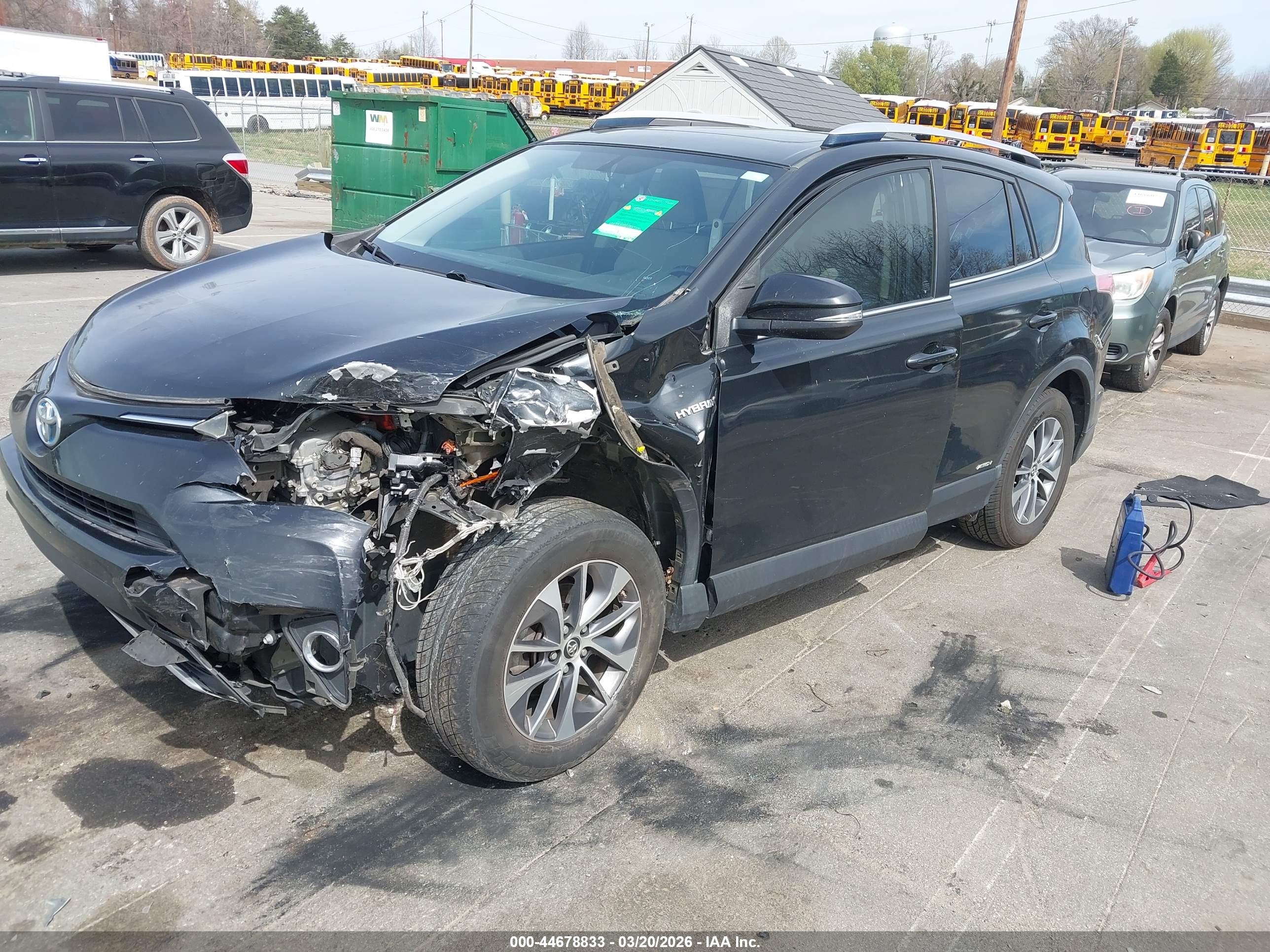 TOYOTA RAV4 image 2