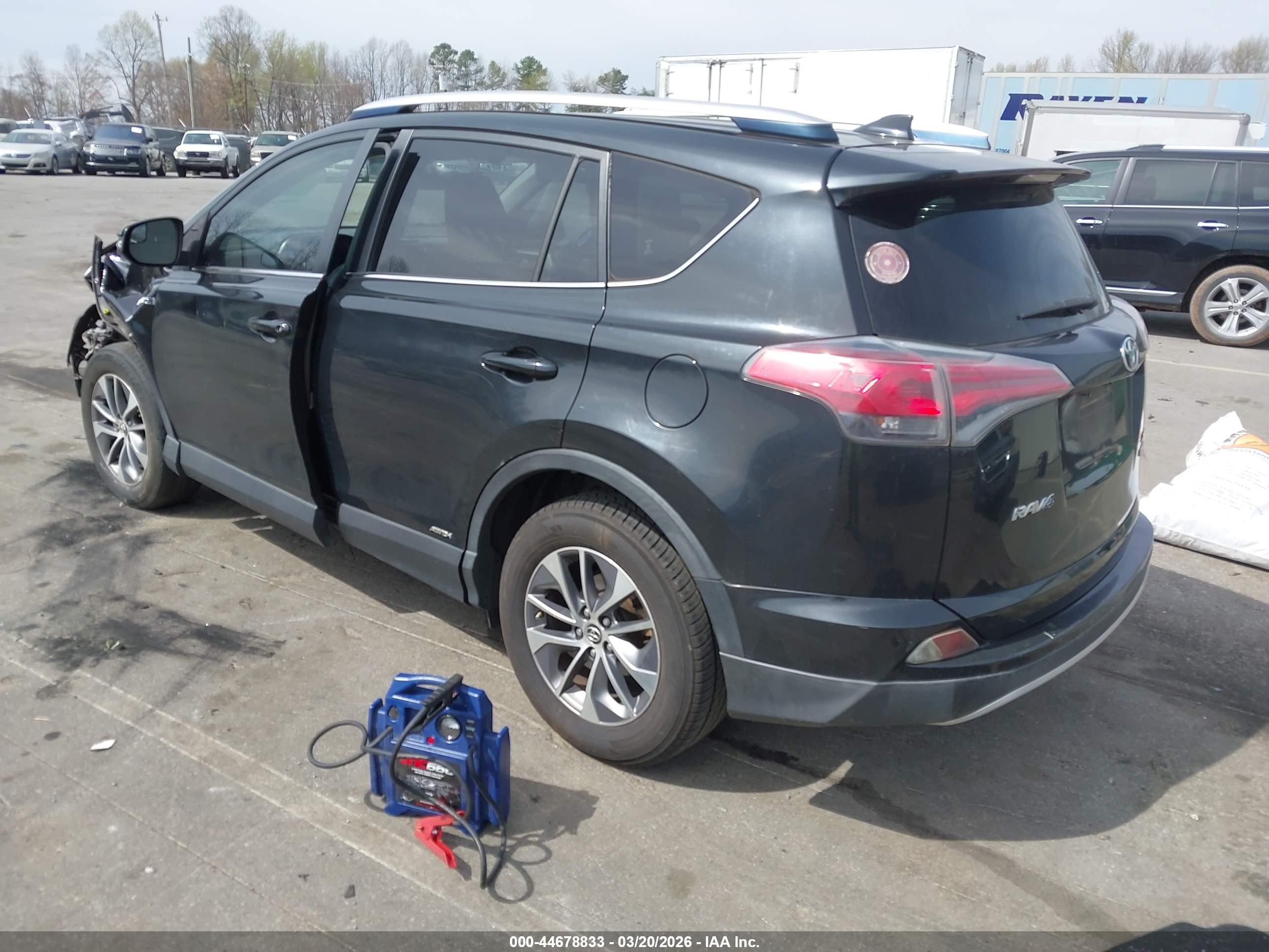 TOYOTA RAV4 image 3