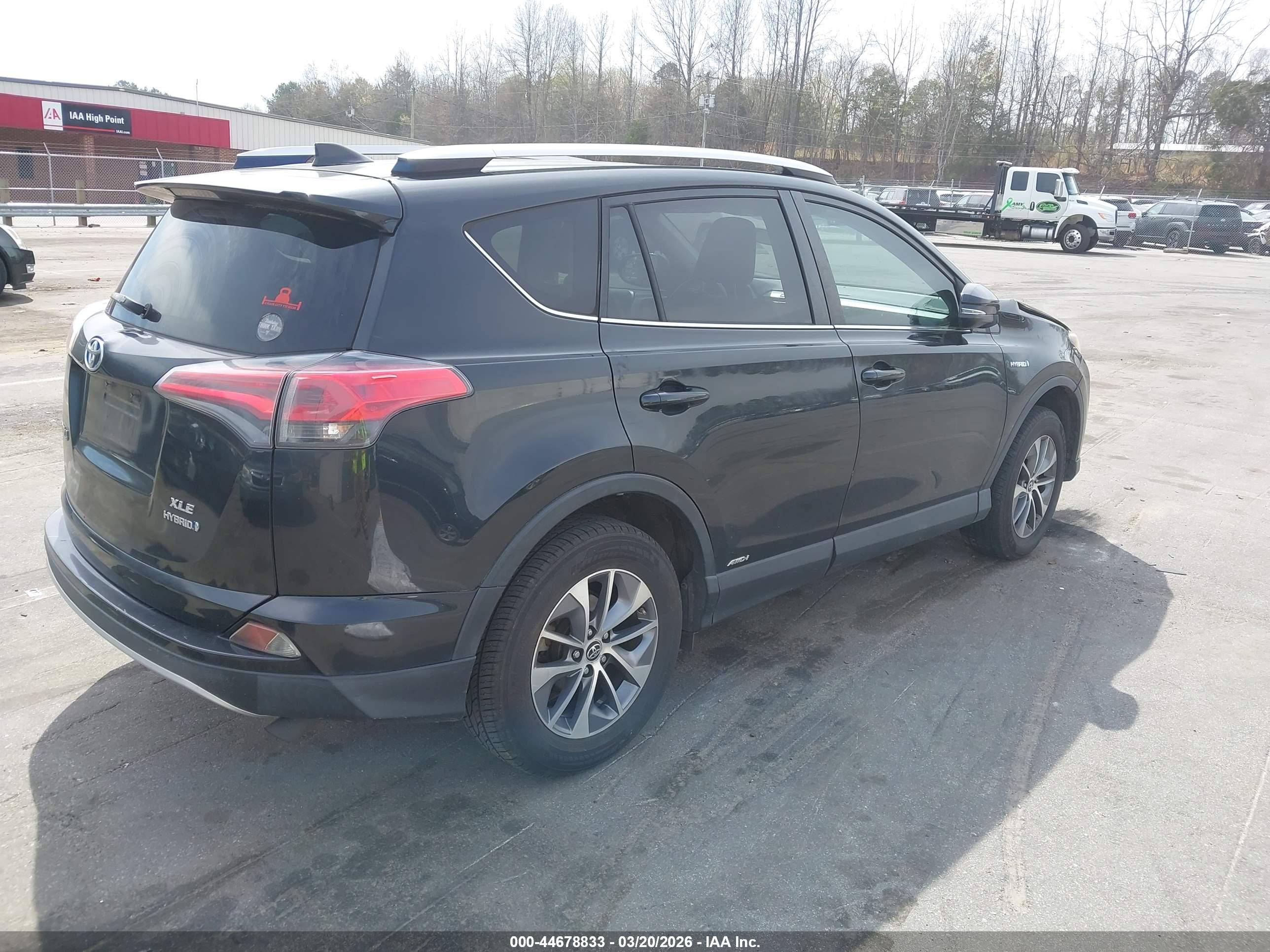 TOYOTA RAV4 image 4